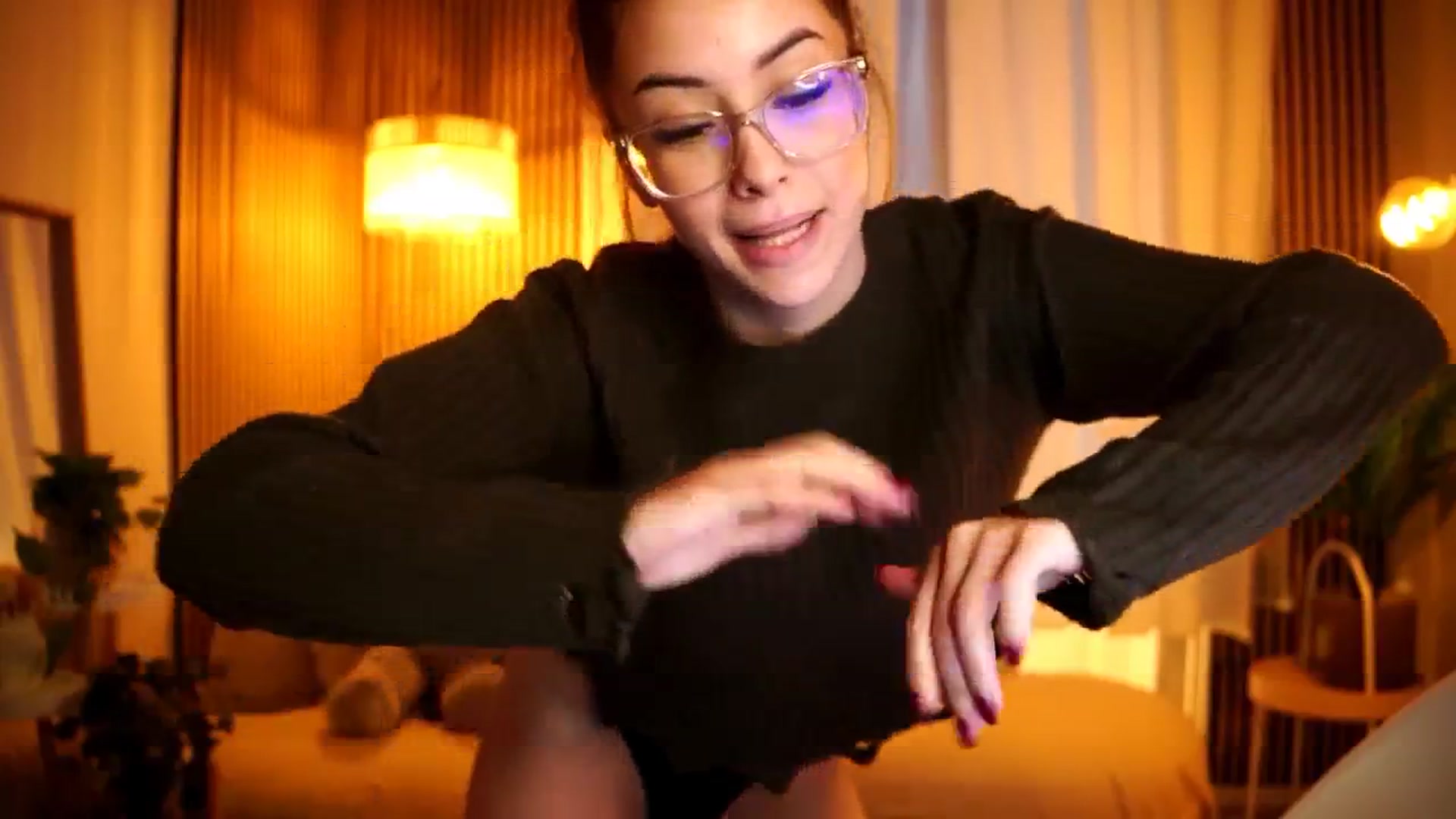 Gallery image thumbnail from Naomii18's myfreecams stream on, 10/25/2024, 14:25 image 7 of 20