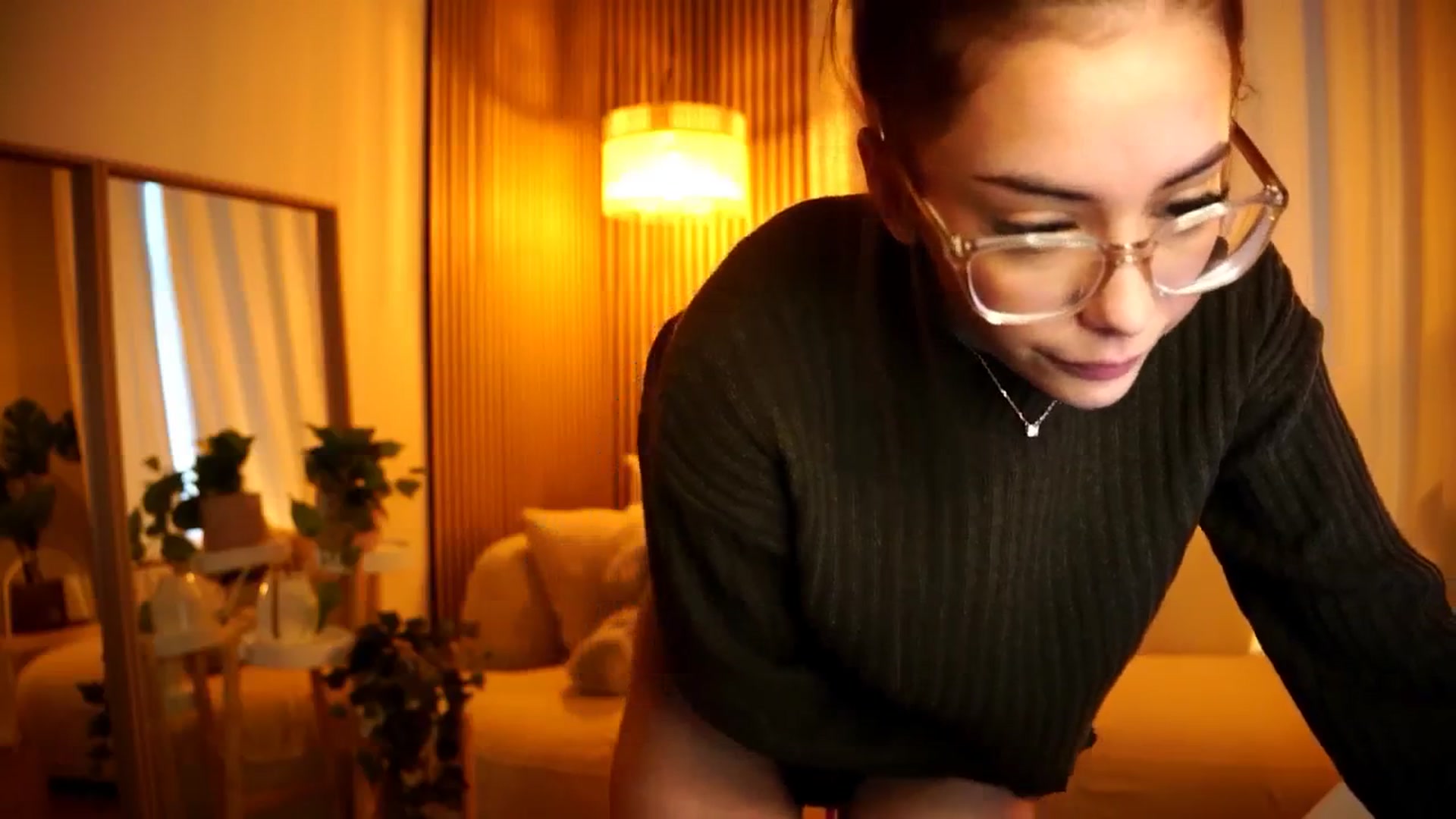 Gallery image thumbnail from Naomii18's myfreecams stream on, 10/25/2024, 14:25 image 2 of 20