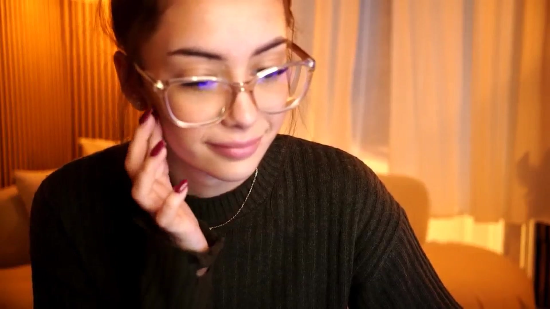 Gallery image thumbnail from Naomii18's myfreecams stream on, 10/25/2024, 14:25 image 5 of 20