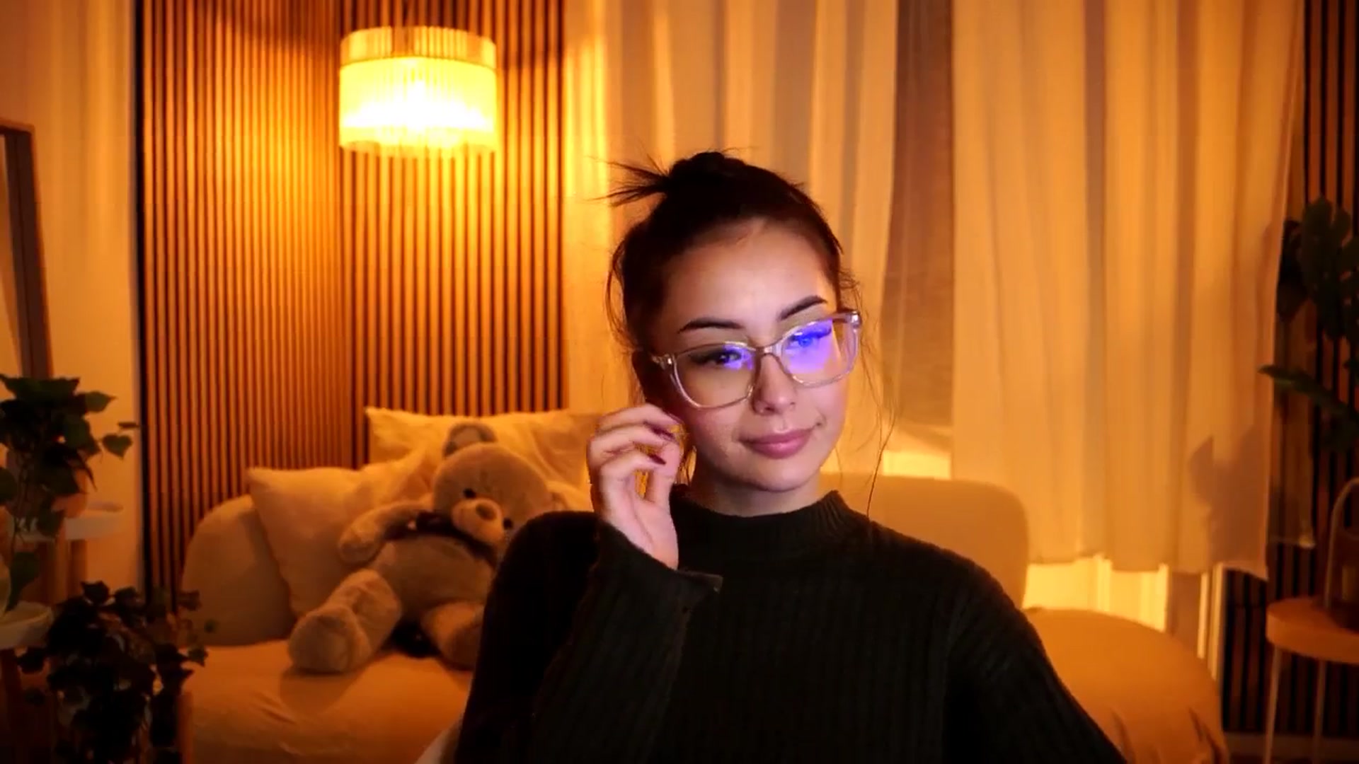 Gallery image thumbnail from Naomii18's myfreecams stream on, 10/25/2024, 16:11 image 11 of 20