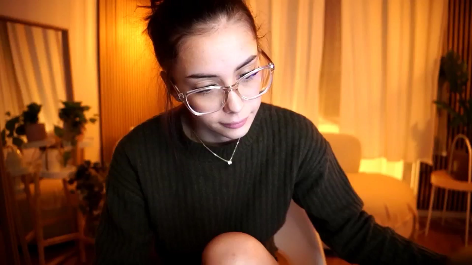 Gallery image thumbnail from Naomii18's myfreecams stream on, 10/25/2024, 19:39 image 1 of 20