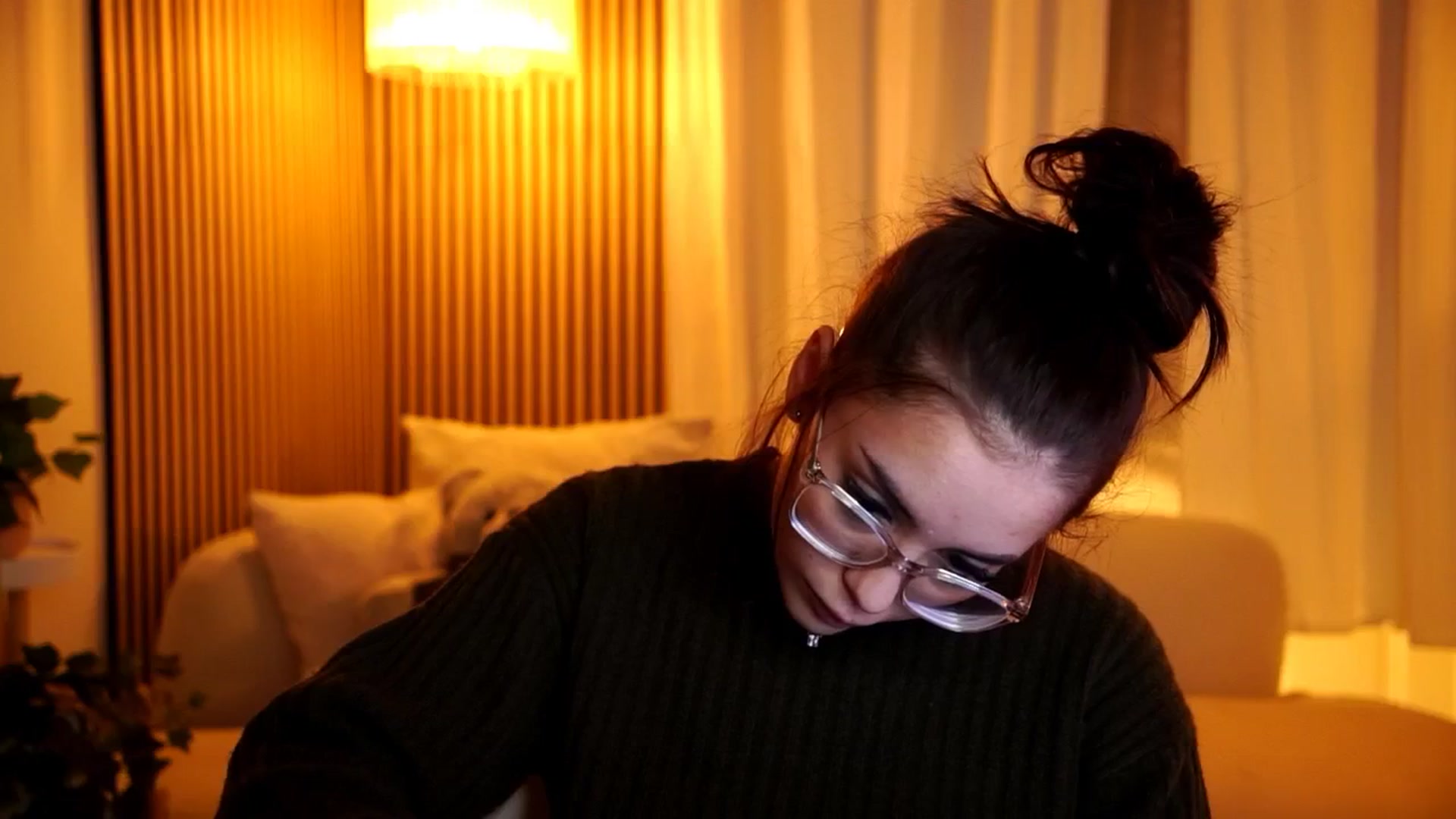 Gallery image thumbnail from Naomii18's myfreecams stream on, 10/25/2024, 19:39 image 14 of 20