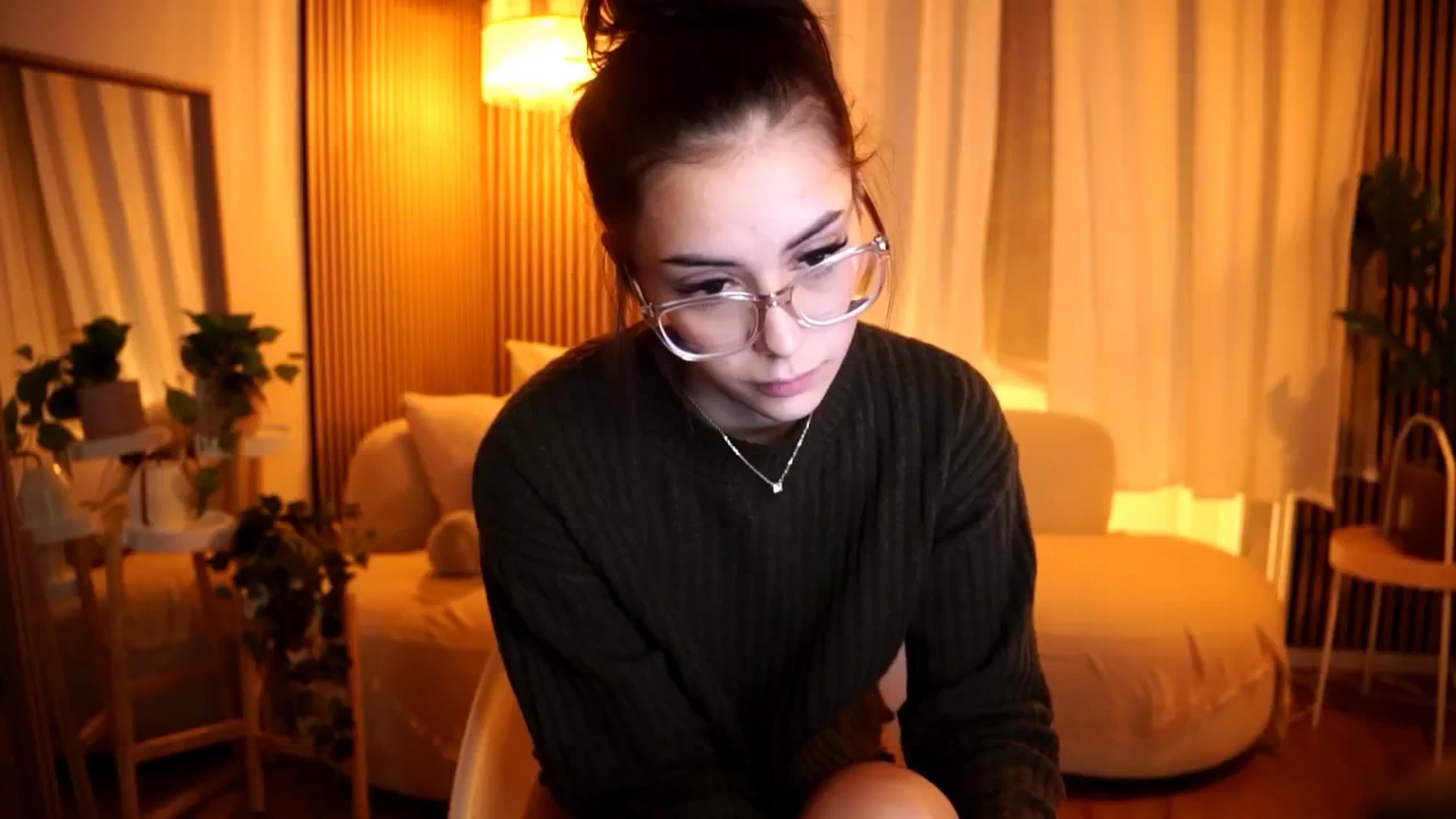 Gallery image thumbnail from Naomii18's myfreecams stream on, 10/25/2024, 19:39 image 2 of 20