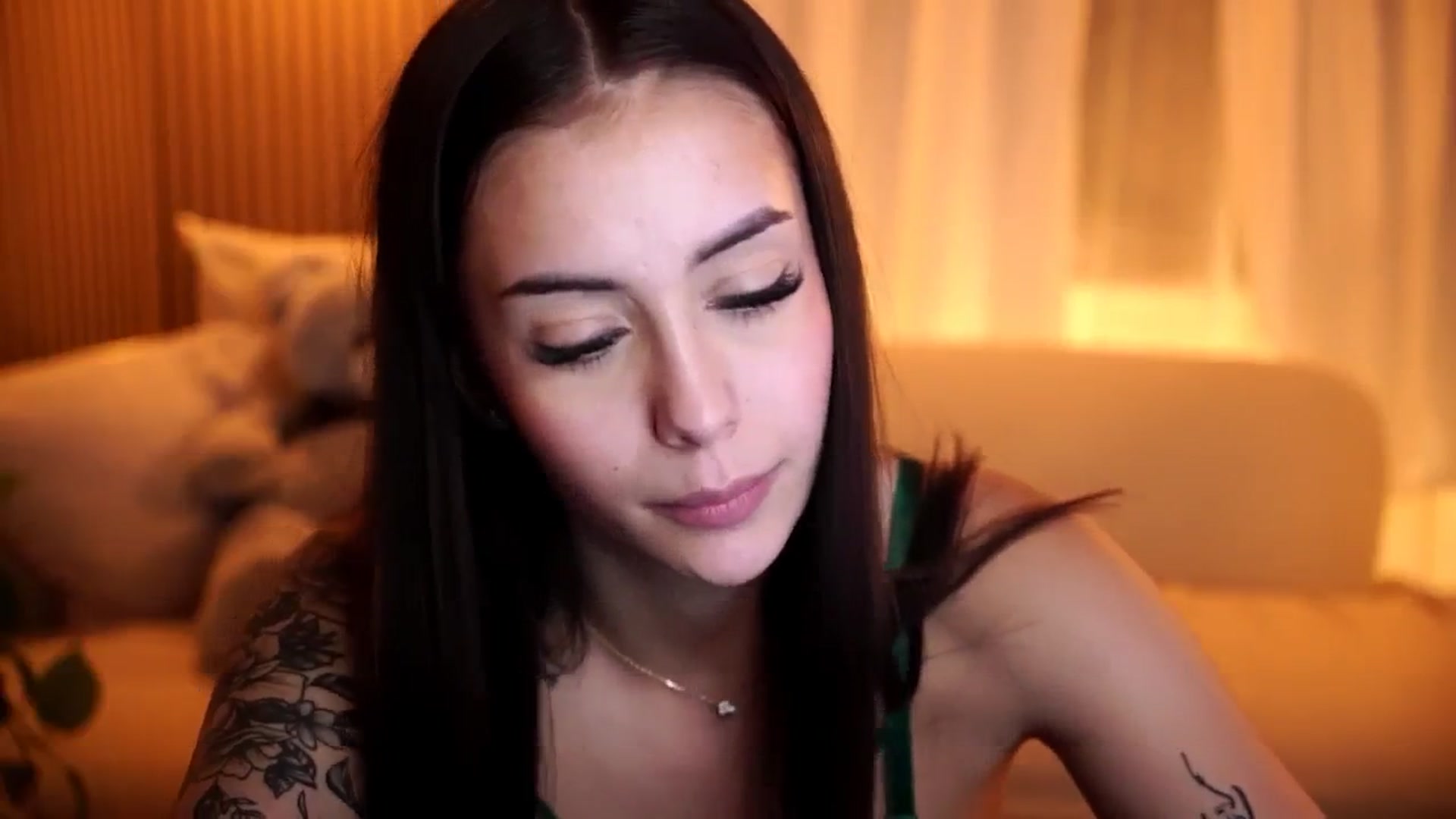 Gallery image thumbnail from Naomii18's myfreecams stream on, 10/26/2024, 16:13 image 5 of 20