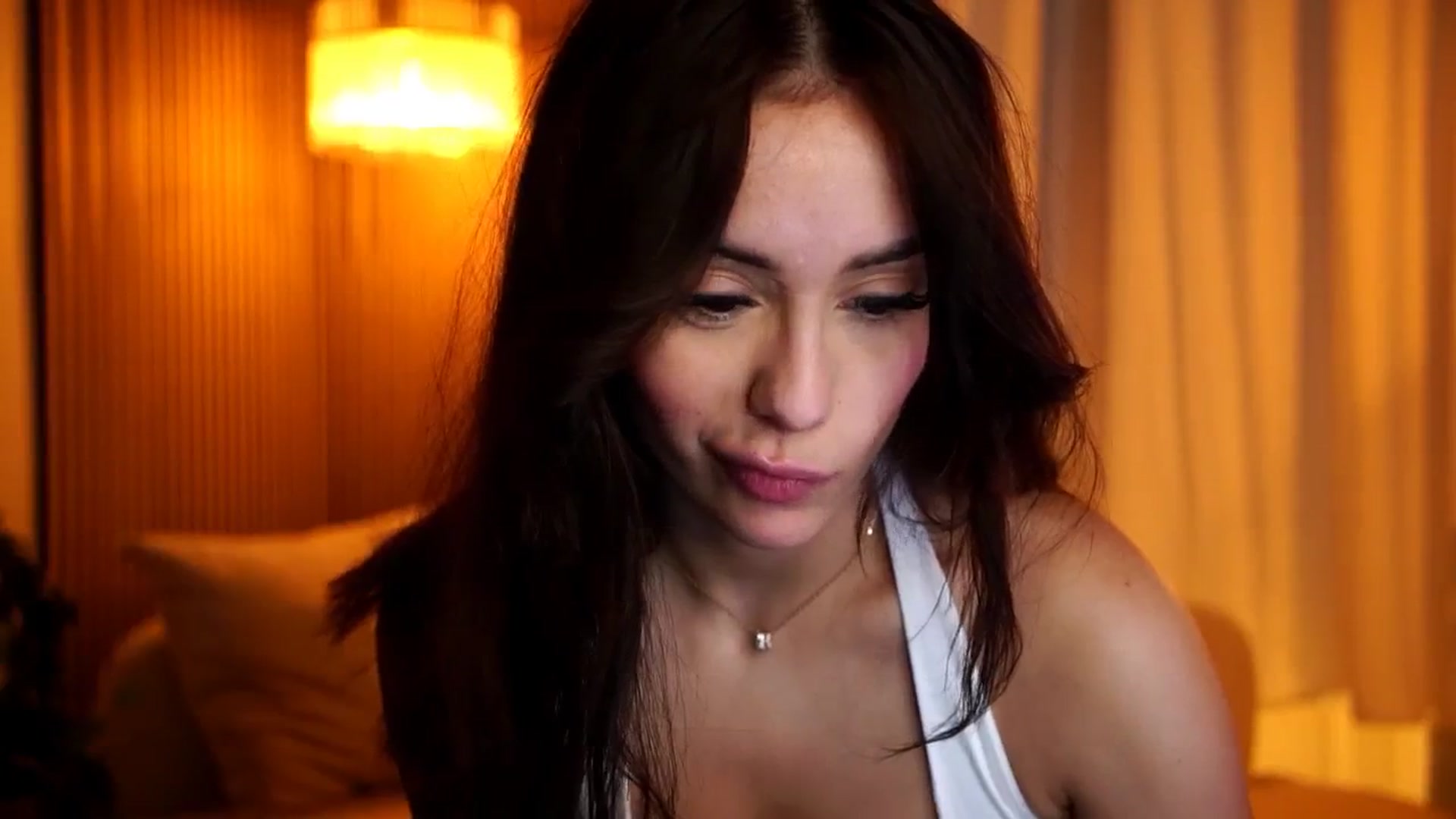 Gallery image thumbnail from Naomii18's myfreecams stream on, 10/27/2024, 13:44 image 11 of 20