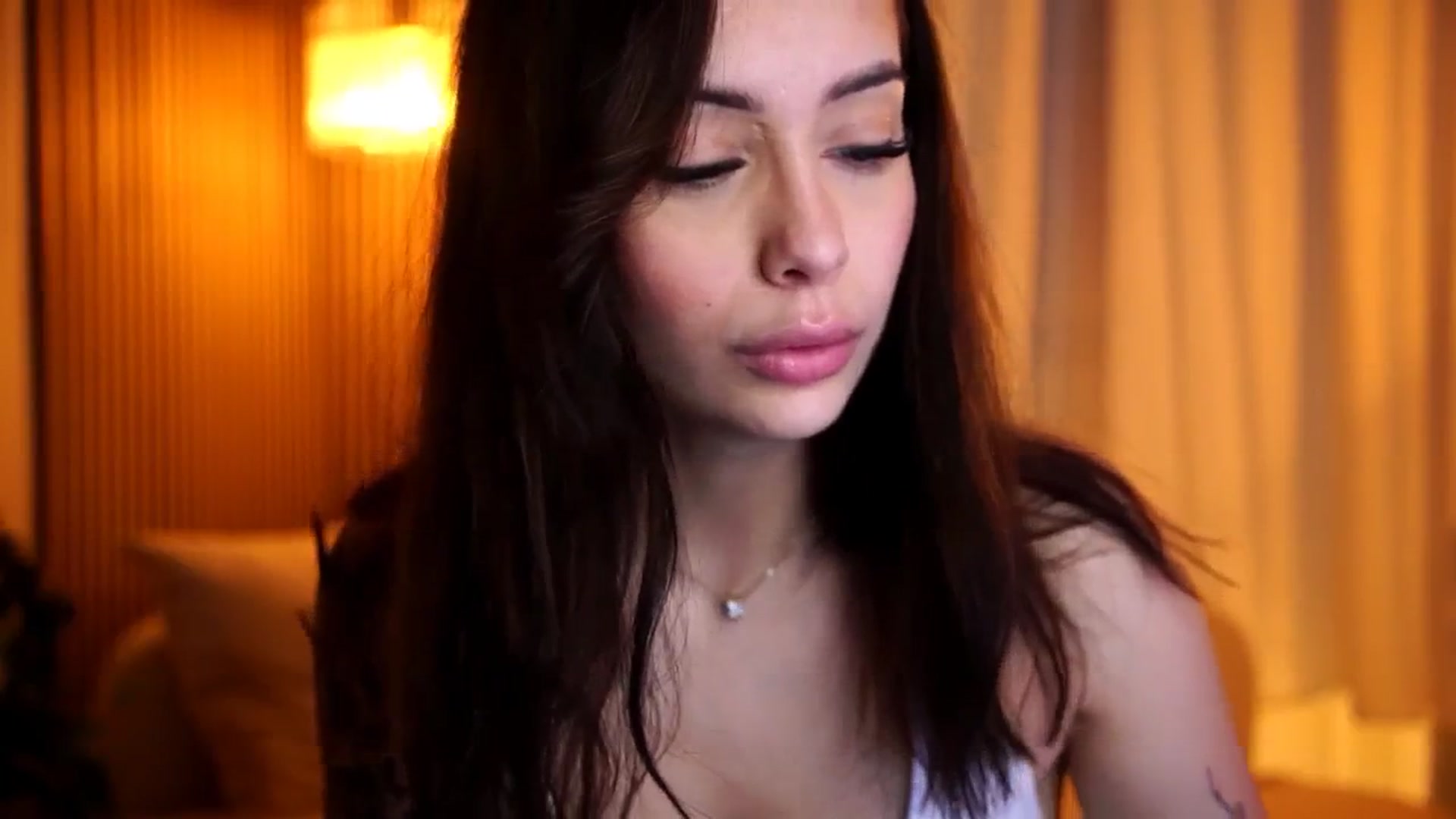 Gallery image thumbnail from Naomii18's myfreecams stream on, 10/27/2024, 13:44 image 12 of 20