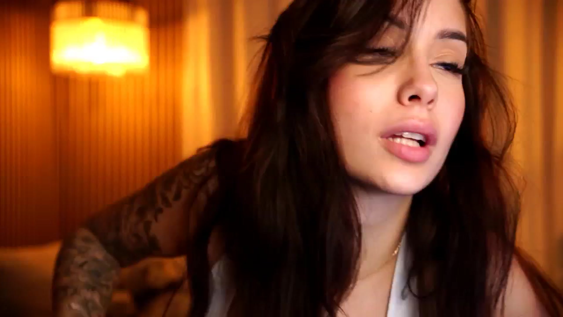 Gallery image thumbnail from Naomii18's myfreecams stream on, 10/27/2024, 16:59 image 7 of 20