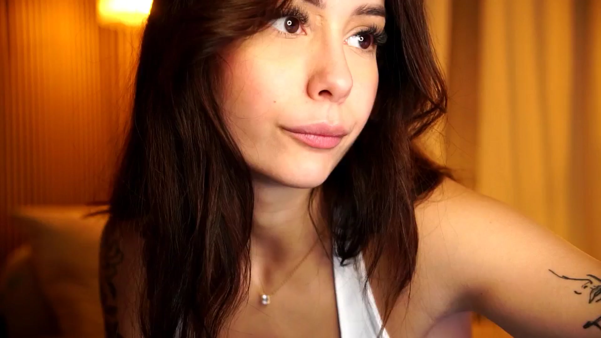 Gallery image thumbnail from Naomii18's myfreecams stream on, 10/27/2024, 16:59 image 5 of 20