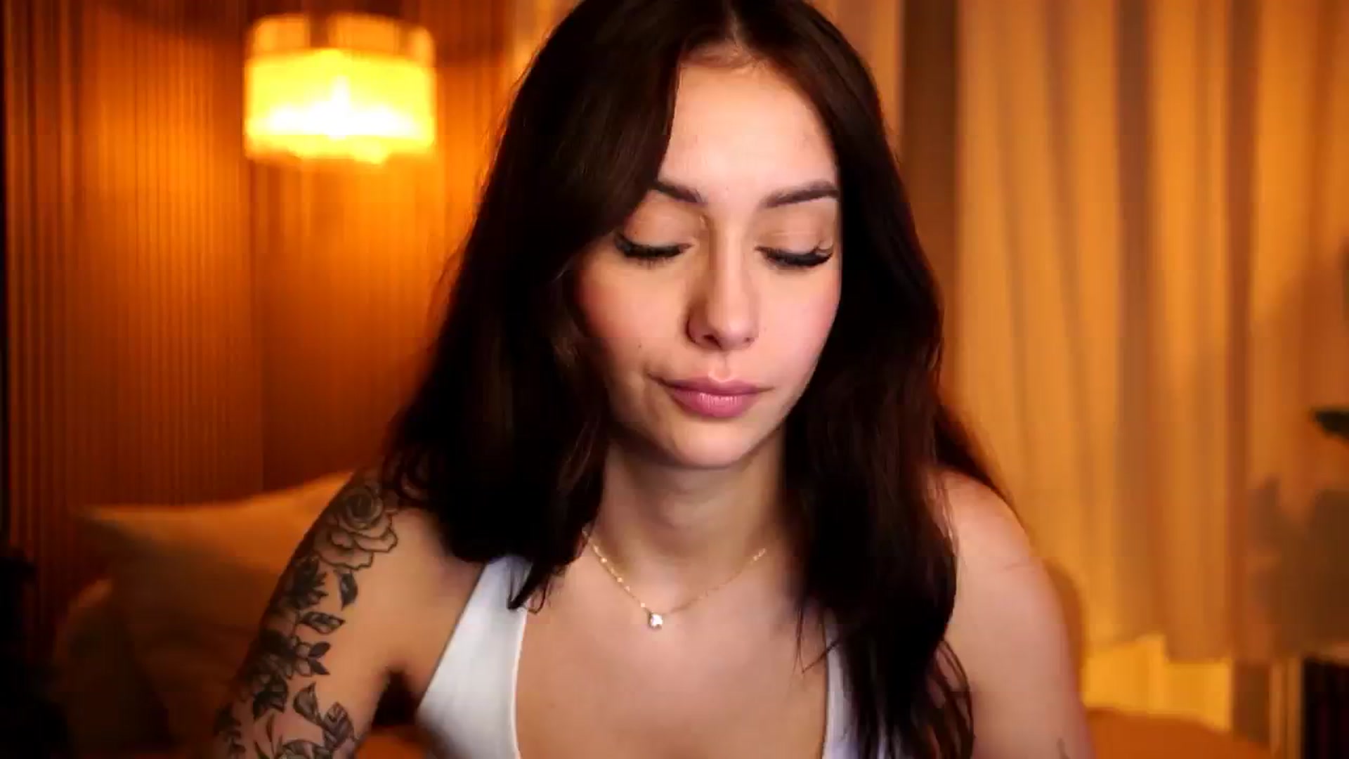 Gallery image thumbnail from Naomii18's myfreecams stream on, 10/27/2024, 16:59 image 1 of 20