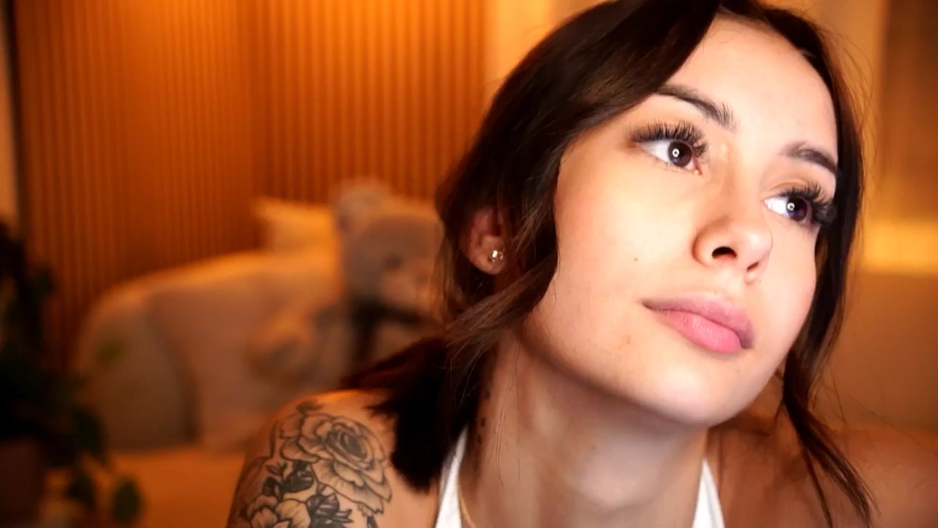 Gallery image thumbnail from Naomii18's myfreecams stream on, 10/27/2024, 21:01 image 12 of 20