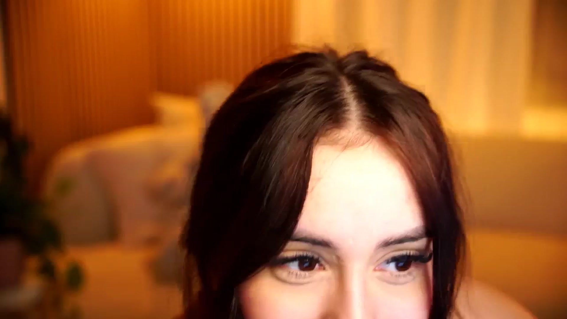 Gallery image thumbnail from Naomii18's myfreecams stream on, 10/27/2024, 21:01 image 13 of 20