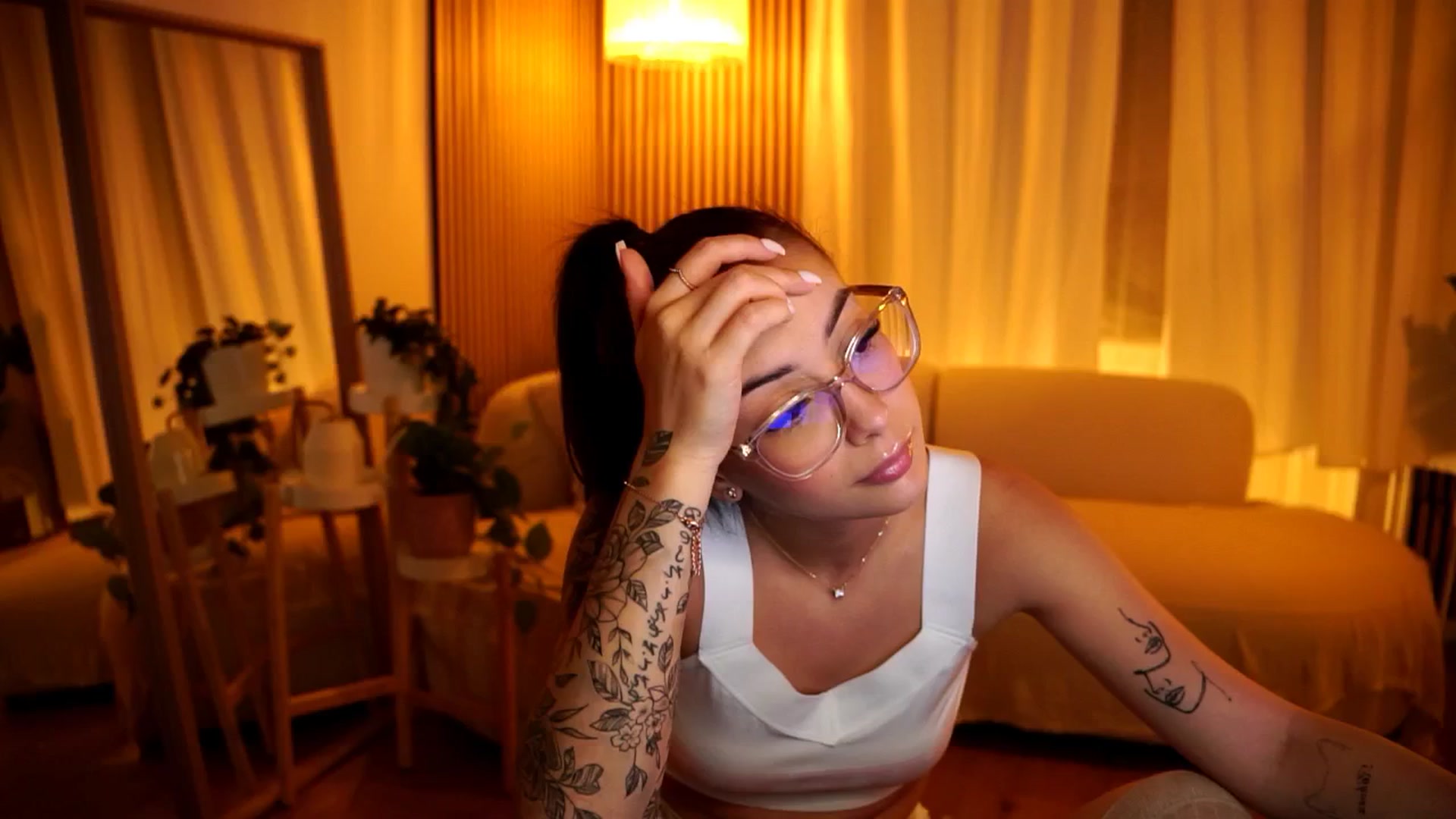 Gallery image thumbnail from Naomii18's myfreecams stream on, 10/28/2024, 20:42 image 10 of 20
