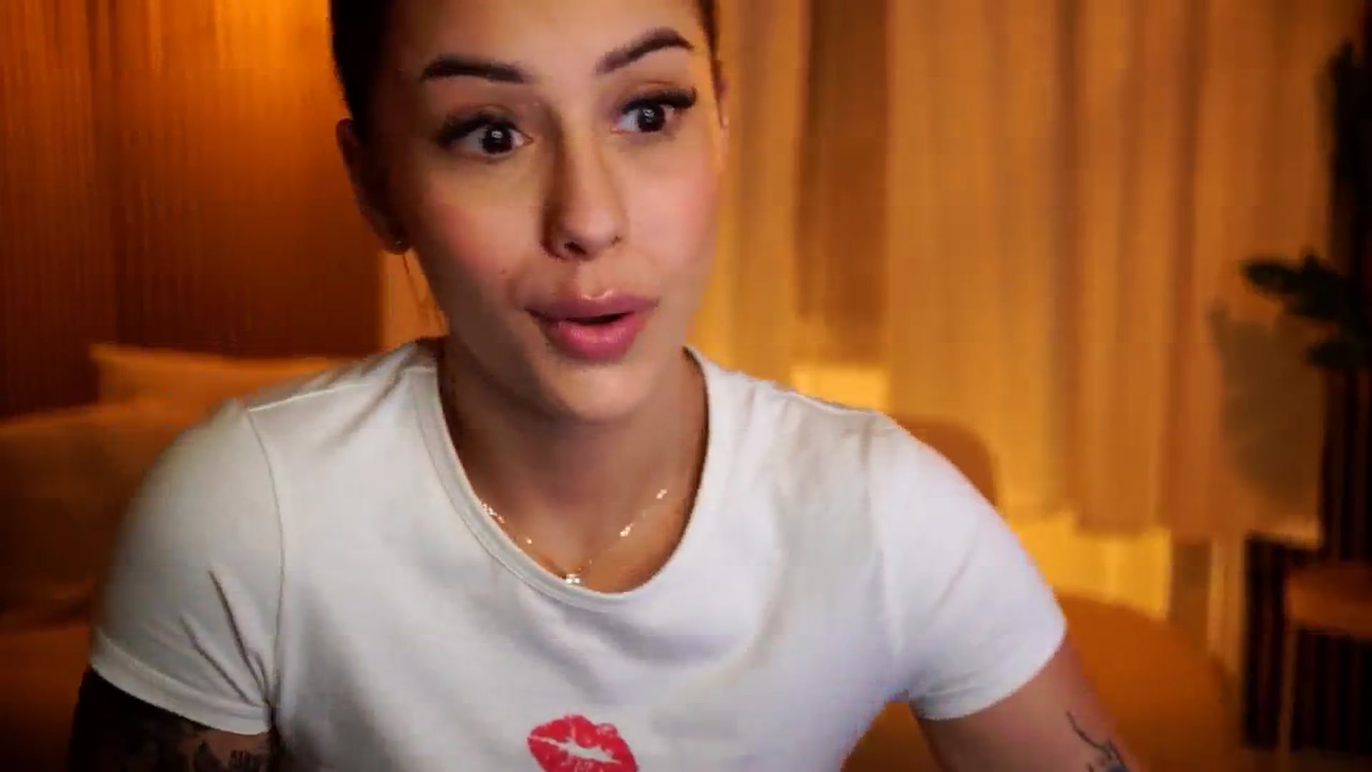 Gallery image thumbnail from Naomii18's myfreecams stream on, 10/29/2024, 20:17 image 6 of 20