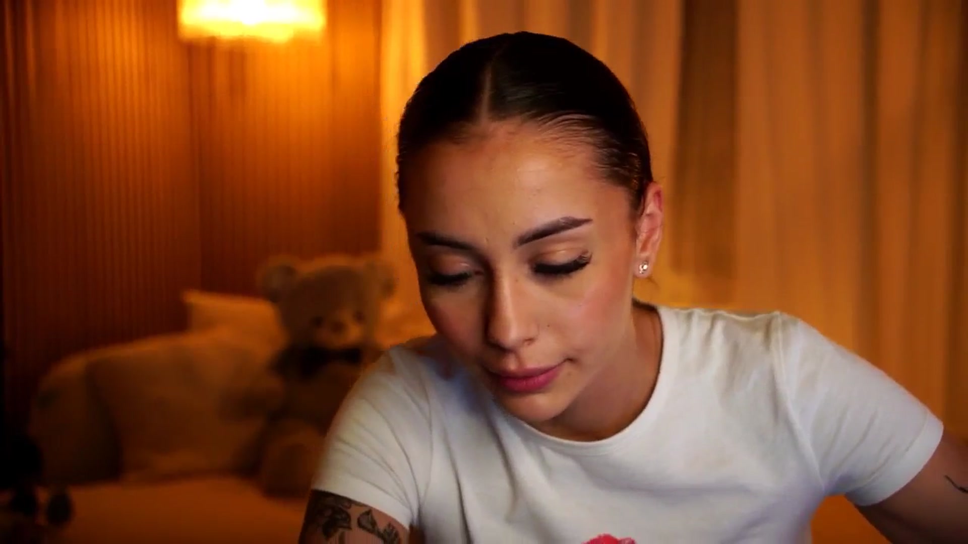 Gallery image thumbnail from Naomii18's myfreecams stream on, 10/29/2024, 20:17 image 4 of 20