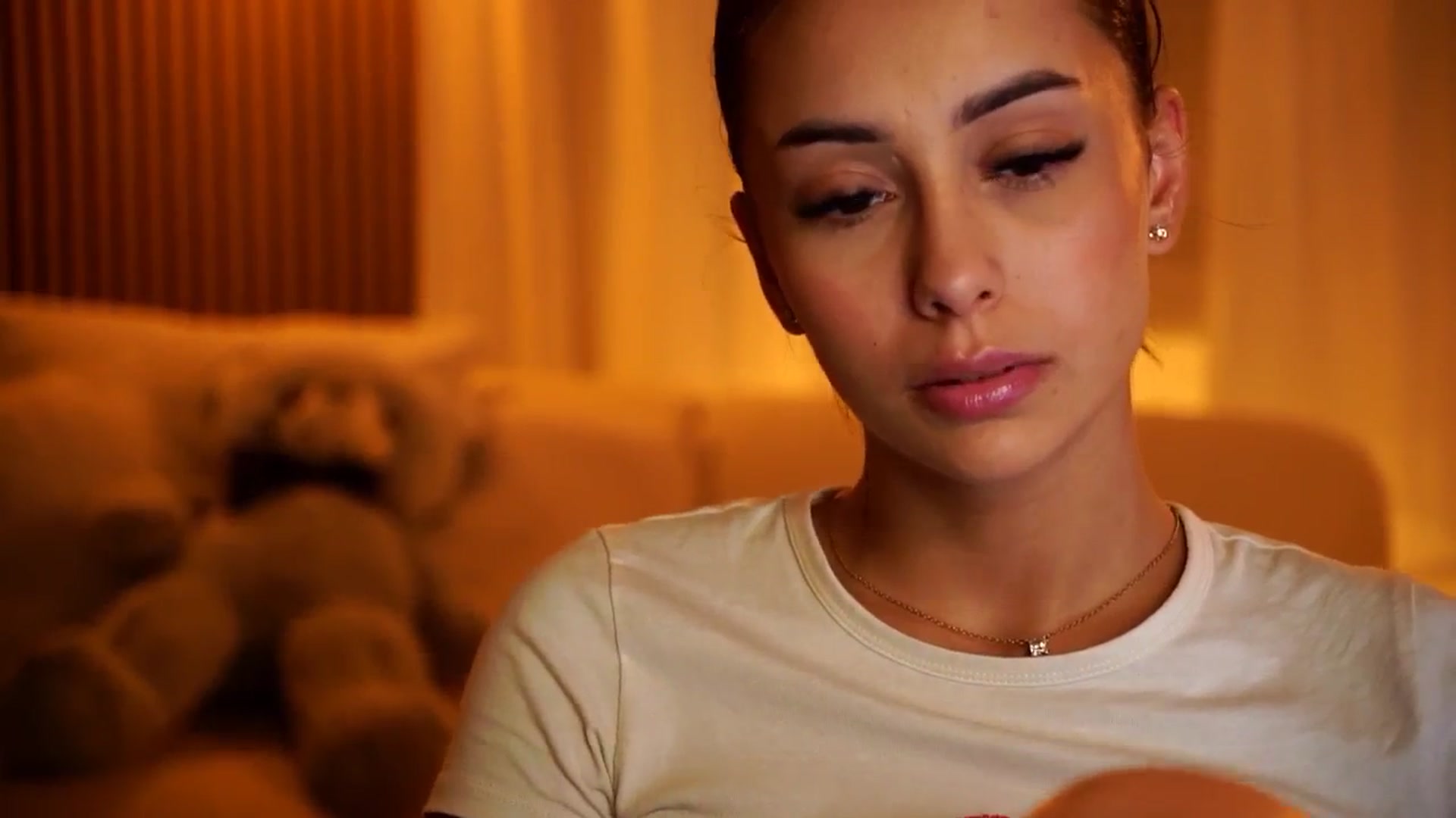 Gallery image thumbnail from Naomii18's myfreecams stream on, 10/29/2024, 20:17 image 17 of 20
