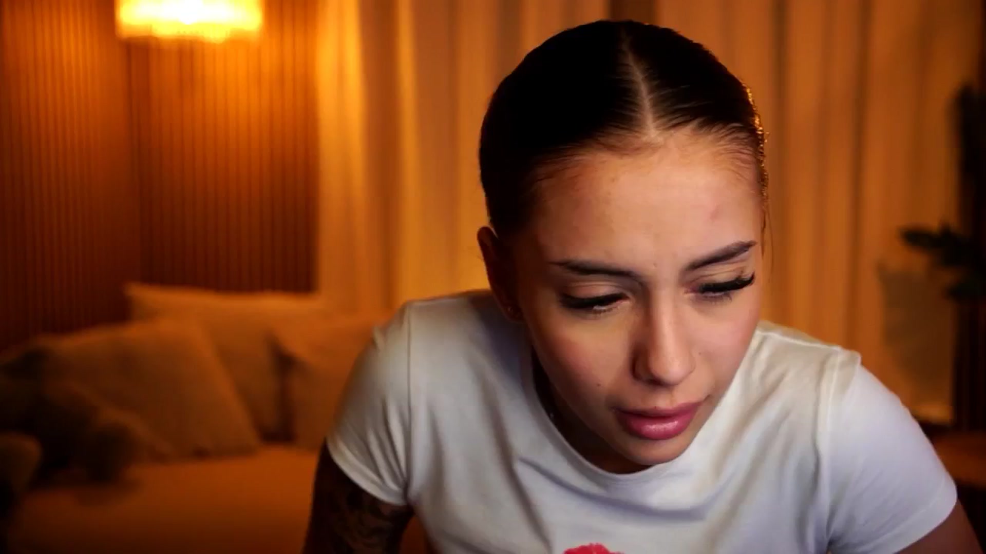 Gallery image thumbnail from Naomii18's myfreecams stream on, 10/29/2024, 22:16 image 12 of 20