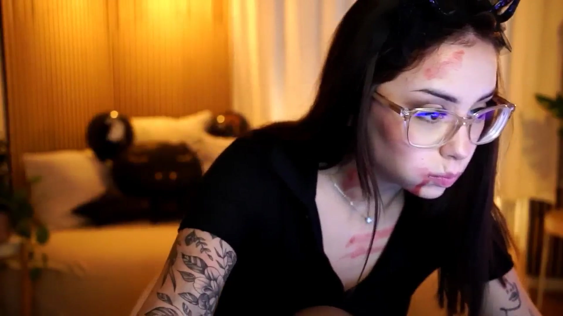 Gallery image thumbnail from Naomii18's myfreecams stream on, 10/30/2024, 15:33 image 9 of 20