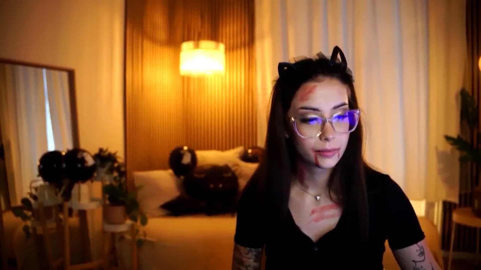 Gallery image thumbnail from Naomii18's myfreecams stream on, 10/30/2024, 15:33 image 3 of 20