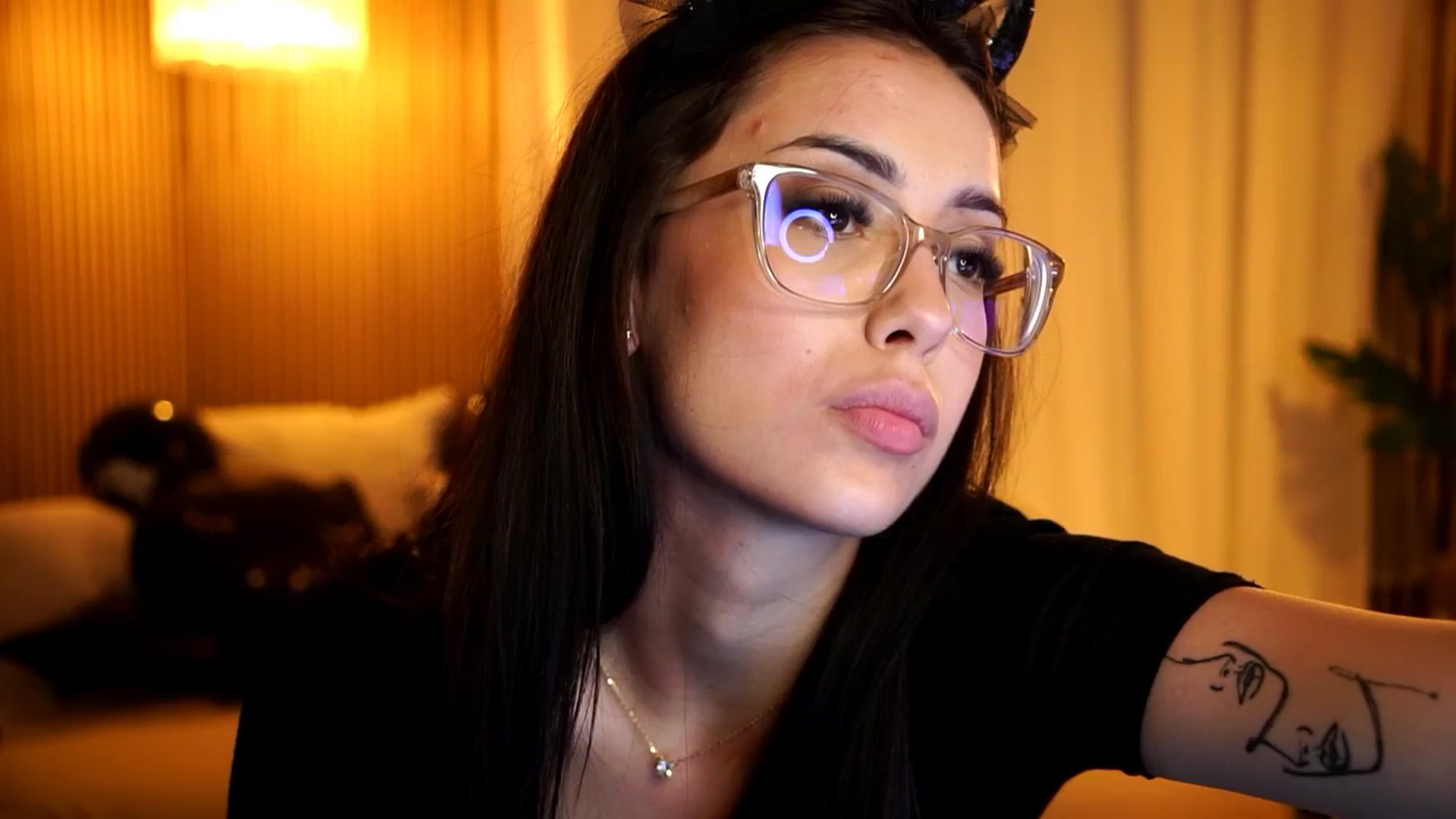 Gallery image thumbnail from Naomii18's myfreecams stream on, 10/30/2024, 16:40 image 7 of 20