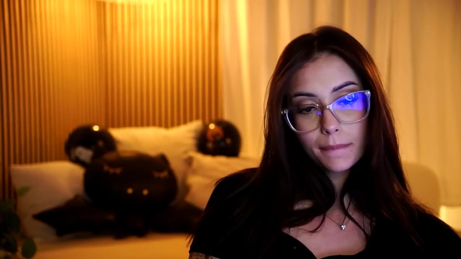 Gallery image thumbnail from Naomii18's myfreecams stream on, 10/30/2024, 17:07 image 5 of 20