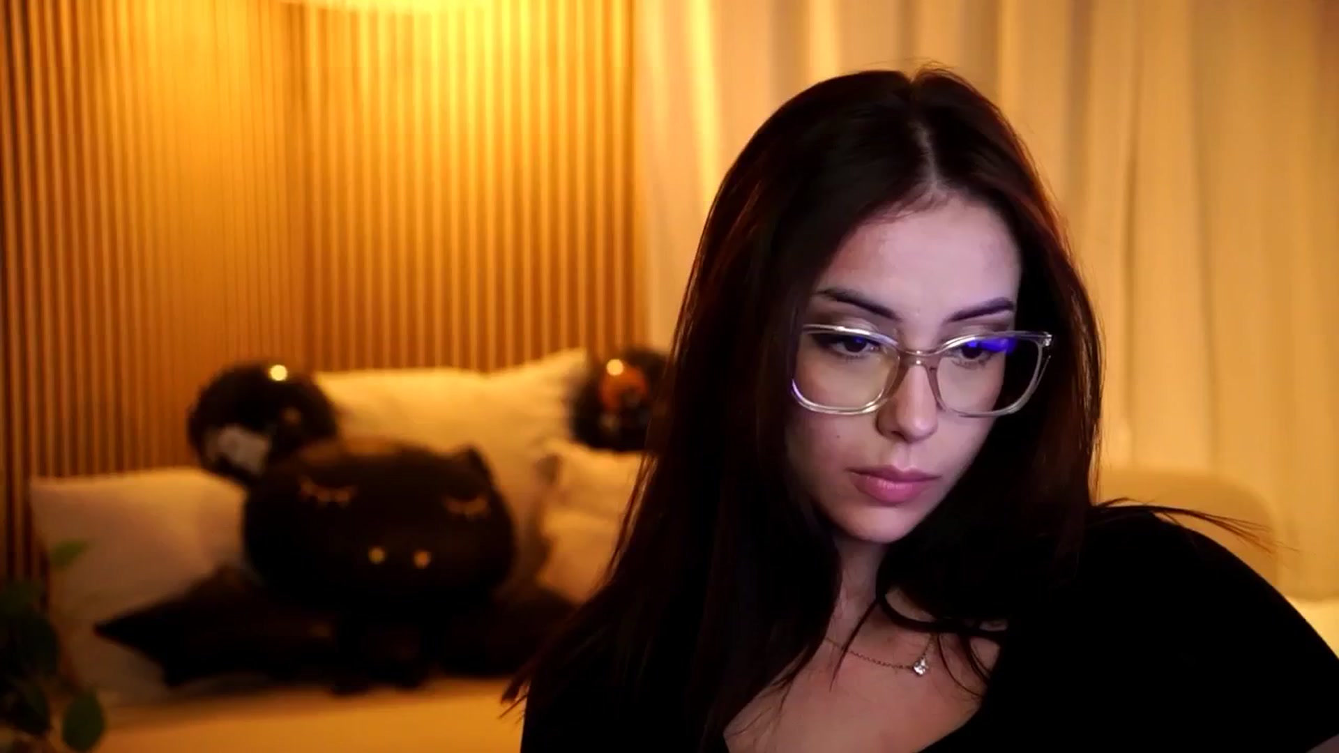 Gallery image thumbnail from Naomii18's myfreecams stream on, 10/30/2024, 17:07 image 2 of 20