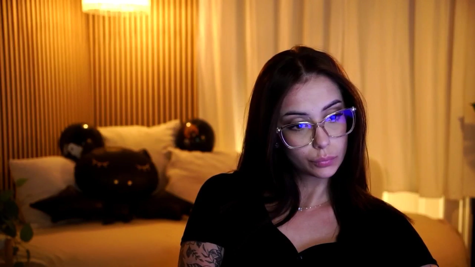 Gallery image thumbnail from Naomii18's myfreecams stream on, 10/30/2024, 17:56 image 9 of 20