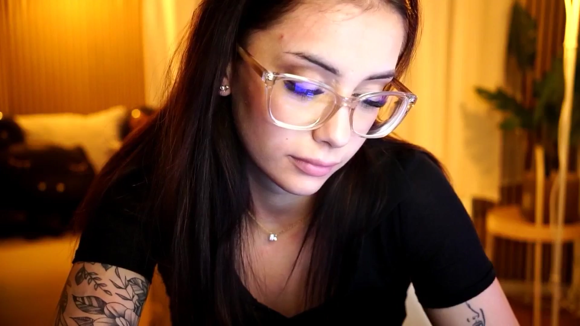 Gallery image thumbnail from Naomii18's myfreecams stream on, 10/30/2024, 17:56 image 17 of 20