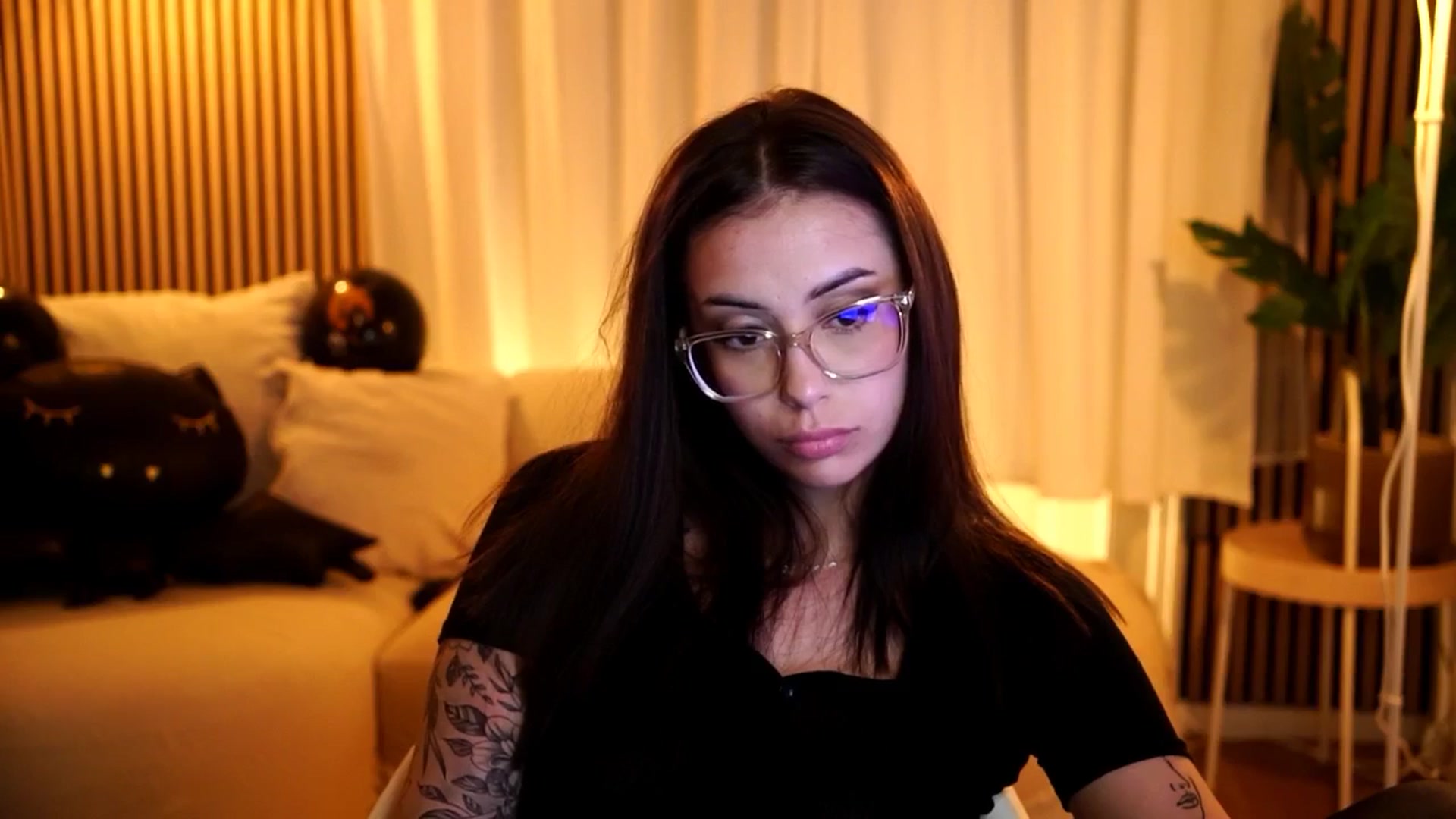 Gallery image thumbnail from Naomii18's myfreecams stream on, 10/30/2024, 17:56 image 20 of 20