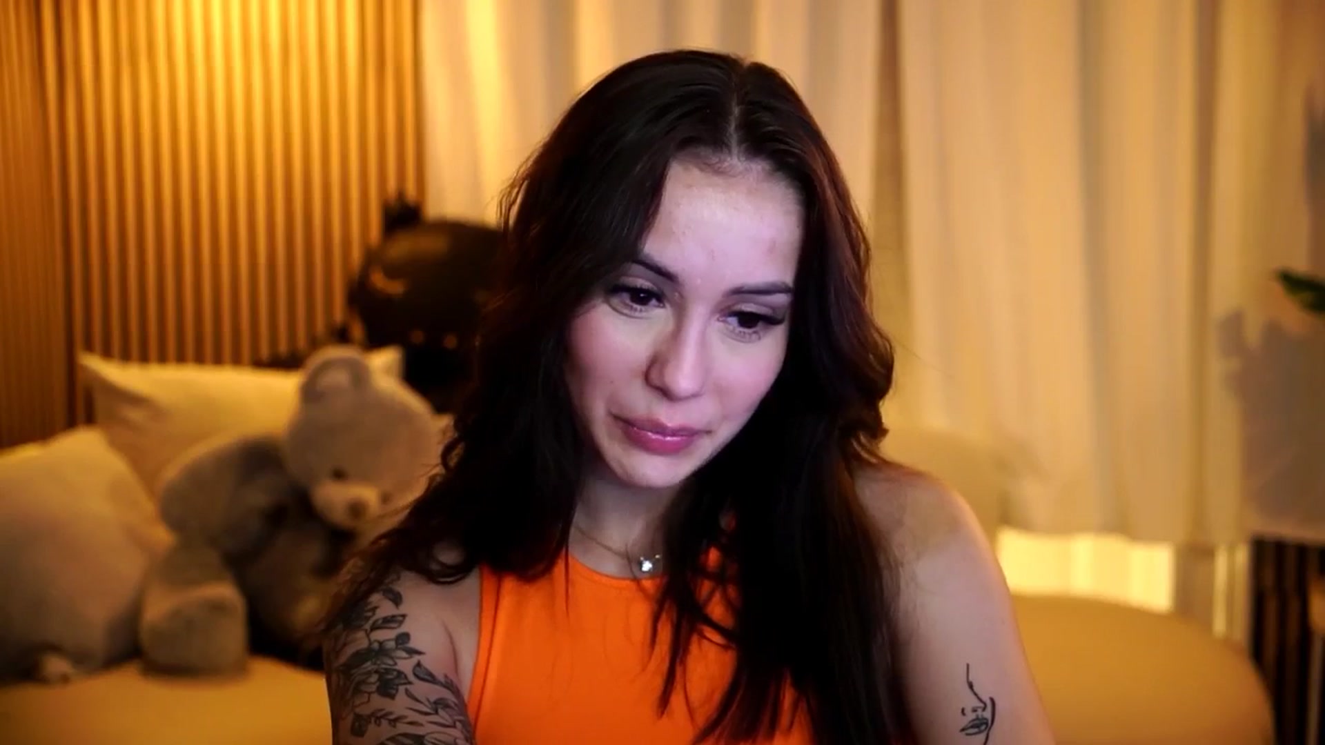 Gallery image thumbnail from Naomii18's myfreecams stream on, 11/04/2024, 18:07 image 6 of 20