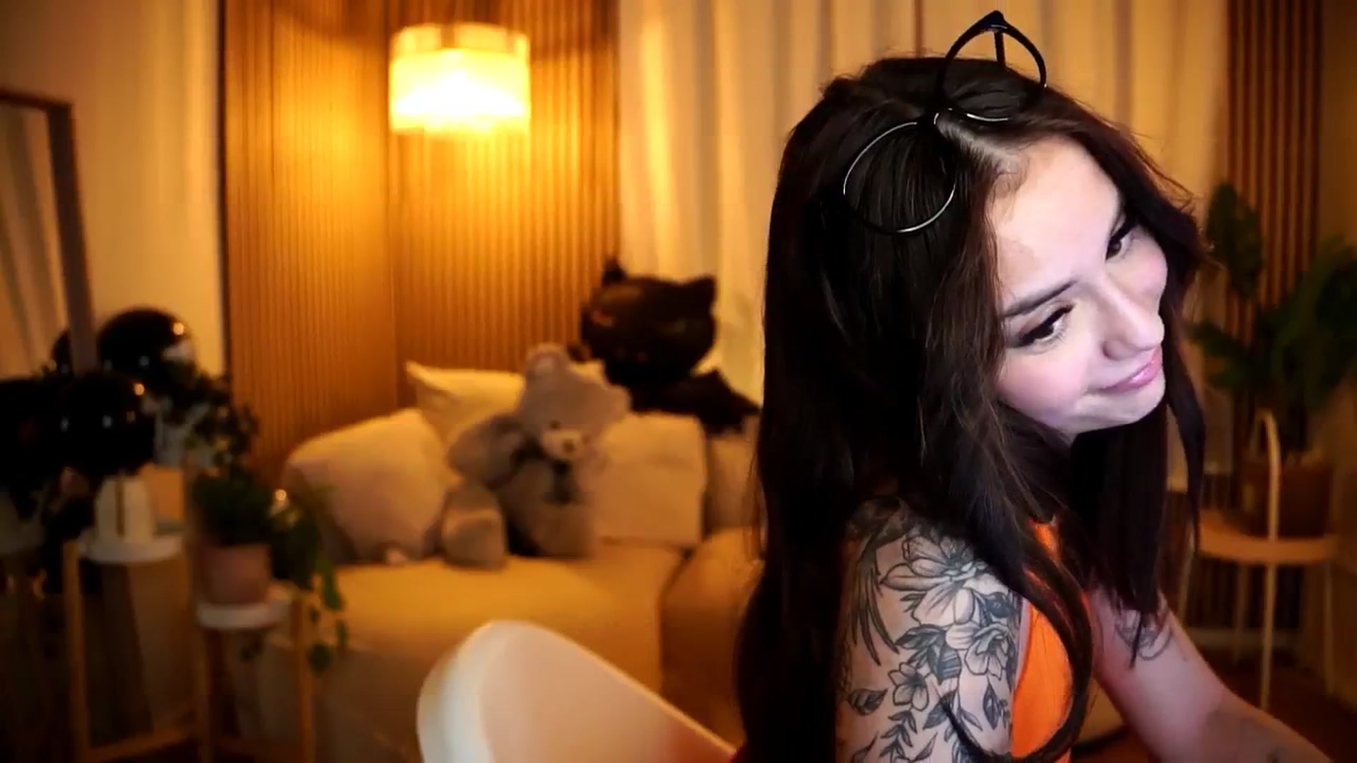 Gallery image thumbnail from Naomii18's myfreecams stream on, 11/04/2024, 18:07 image 2 of 20