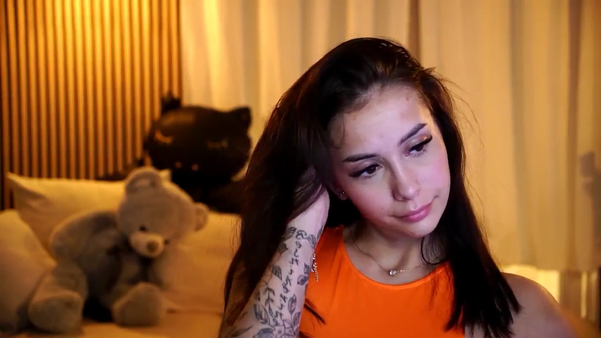 Gallery image thumbnail from Naomii18's myfreecams stream on, 11/04/2024, 18:07 image 10 of 20