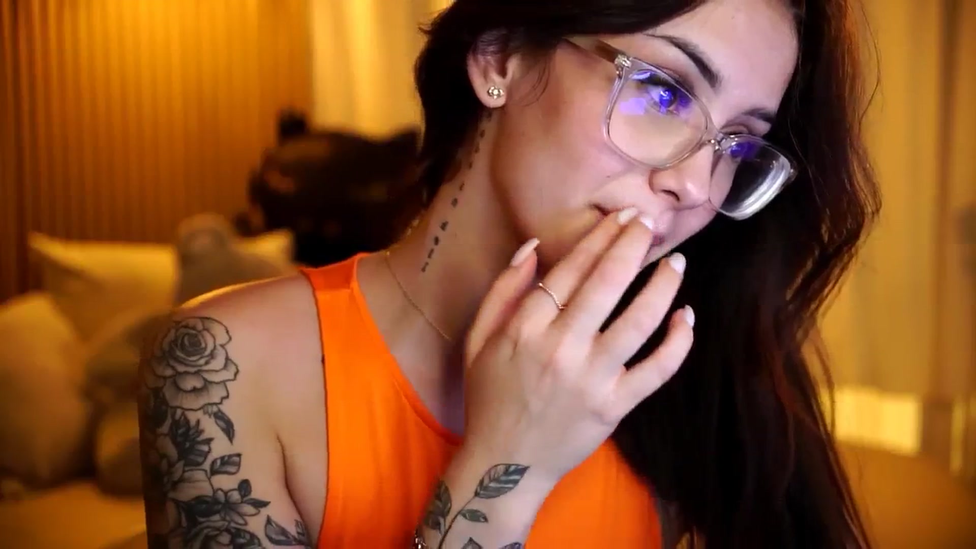 Gallery image thumbnail from Naomii18's myfreecams stream on, 11/04/2024, 19:19 image 10 of 20