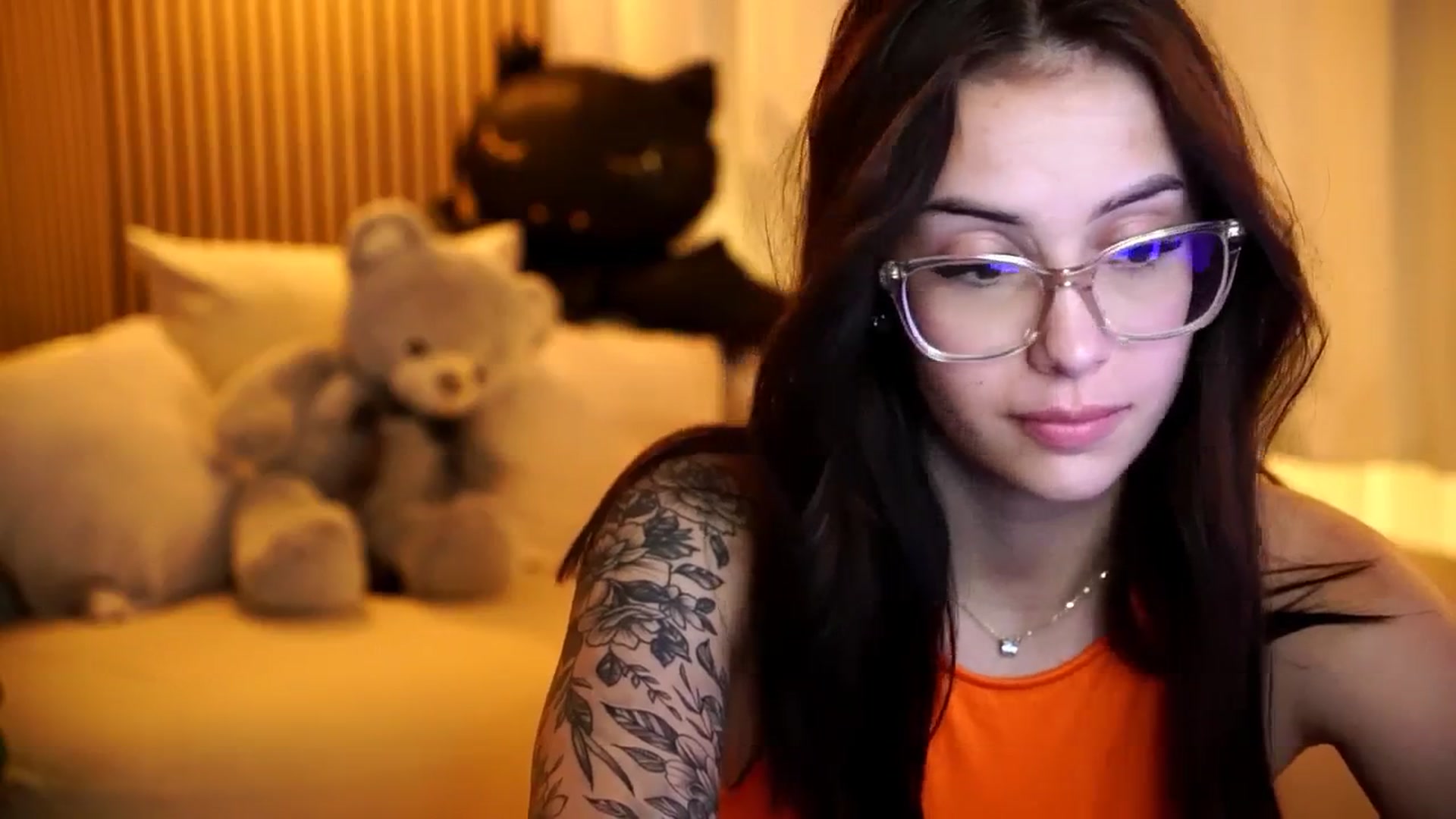 Gallery image thumbnail from Naomii18's myfreecams stream on, 11/04/2024, 19:19 image 18 of 20