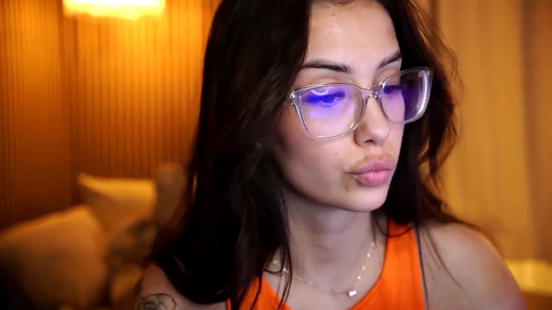 Gallery image thumbnail from Naomii18's myfreecams stream on, 11/04/2024, 20:24 image 2 of 20
