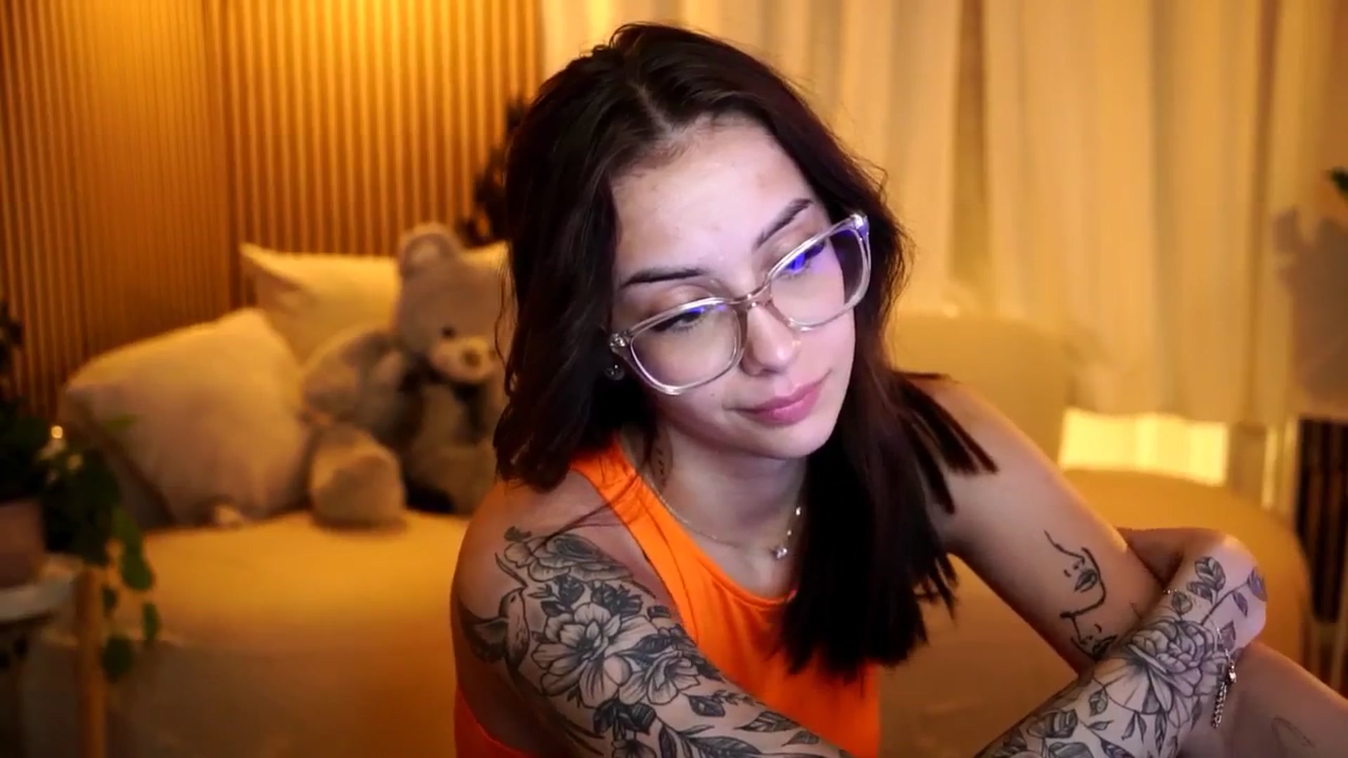 Gallery image thumbnail from Naomii18's myfreecams stream on, 11/04/2024, 20:24 image 18 of 20