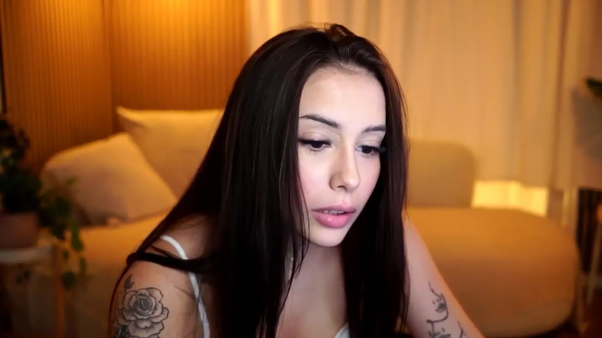 Gallery image thumbnail from Naomii18's myfreecams stream on, 11/07/2024, 15:38 image 12 of 20