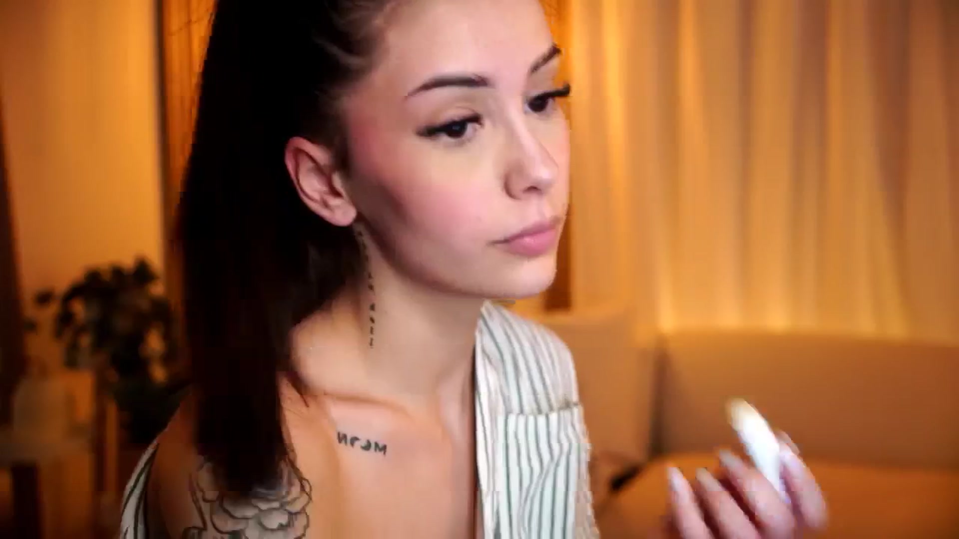 Gallery image thumbnail from Naomii18's myfreecams stream on, 11/08/2024, 18:35 image 5 of 20