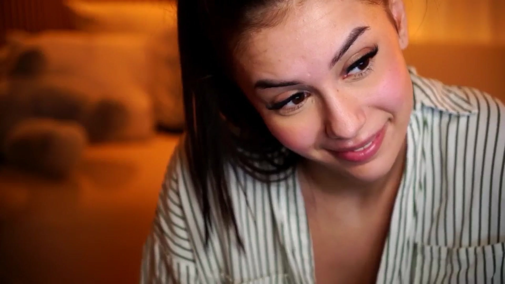 Gallery image thumbnail from Naomii18's myfreecams stream on, 11/08/2024, 19:31 image 7 of 20