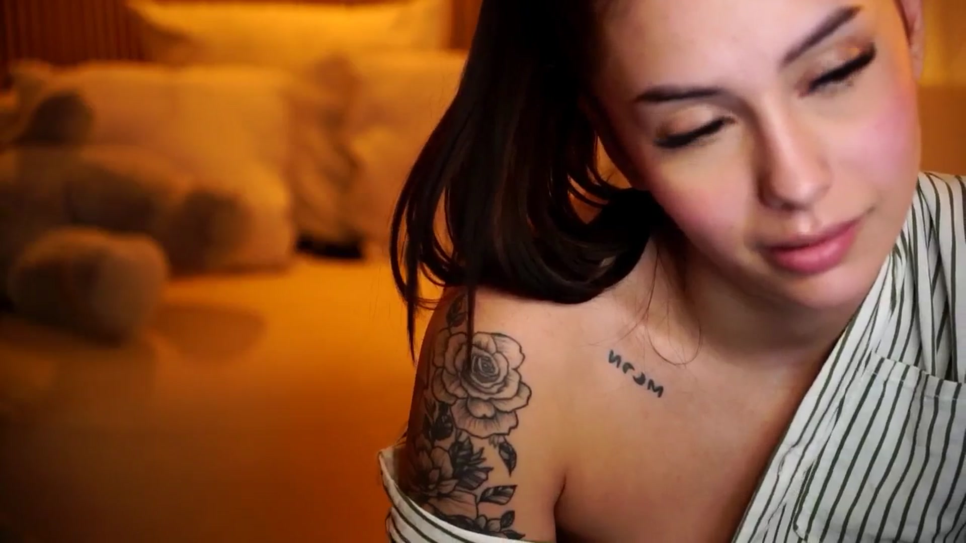 Gallery image thumbnail from Naomii18's myfreecams stream on, 11/08/2024, 19:31 image 2 of 20