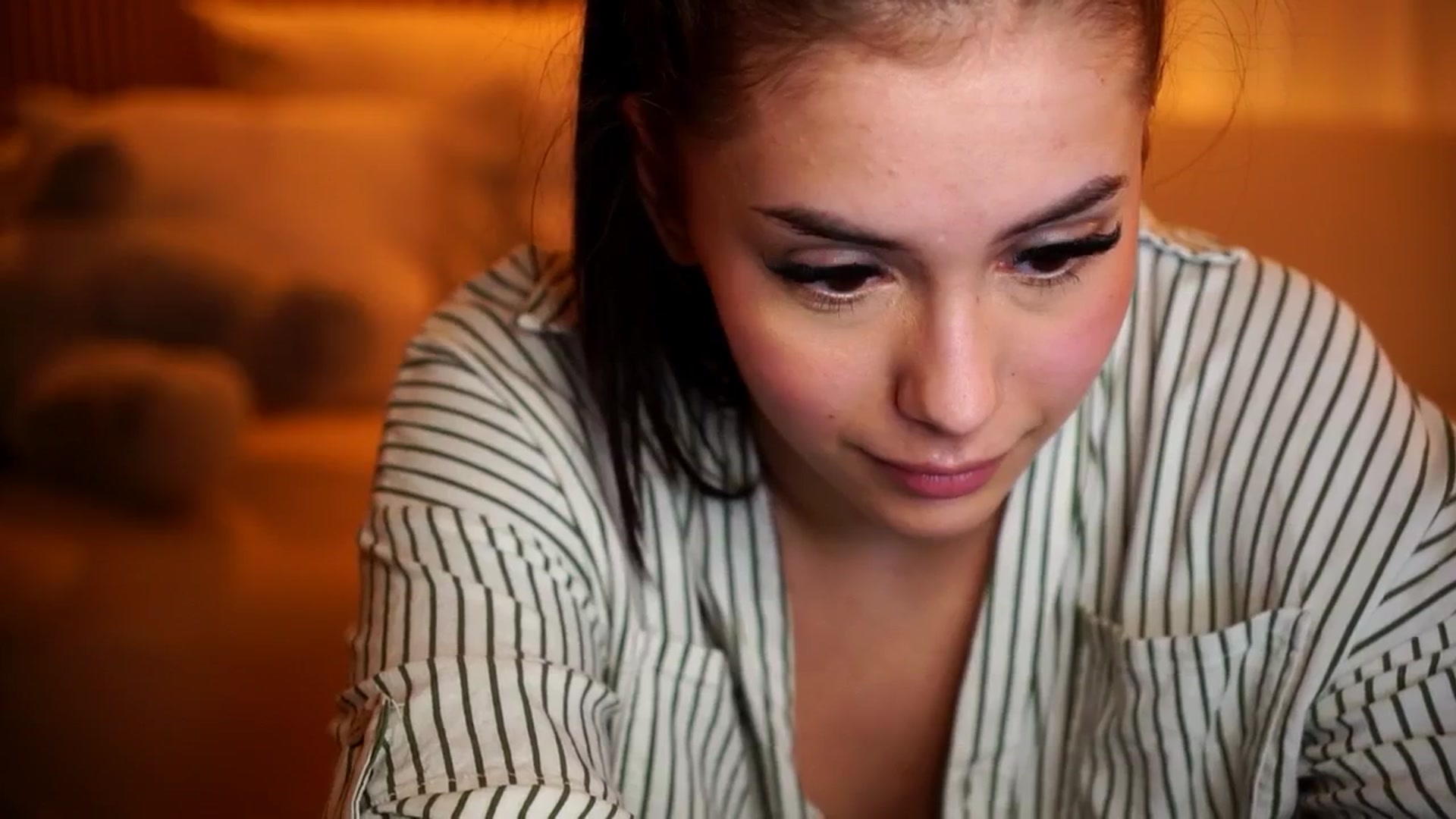 Gallery image thumbnail from Naomii18's myfreecams stream on, 11/08/2024, 19:31 image 6 of 20
