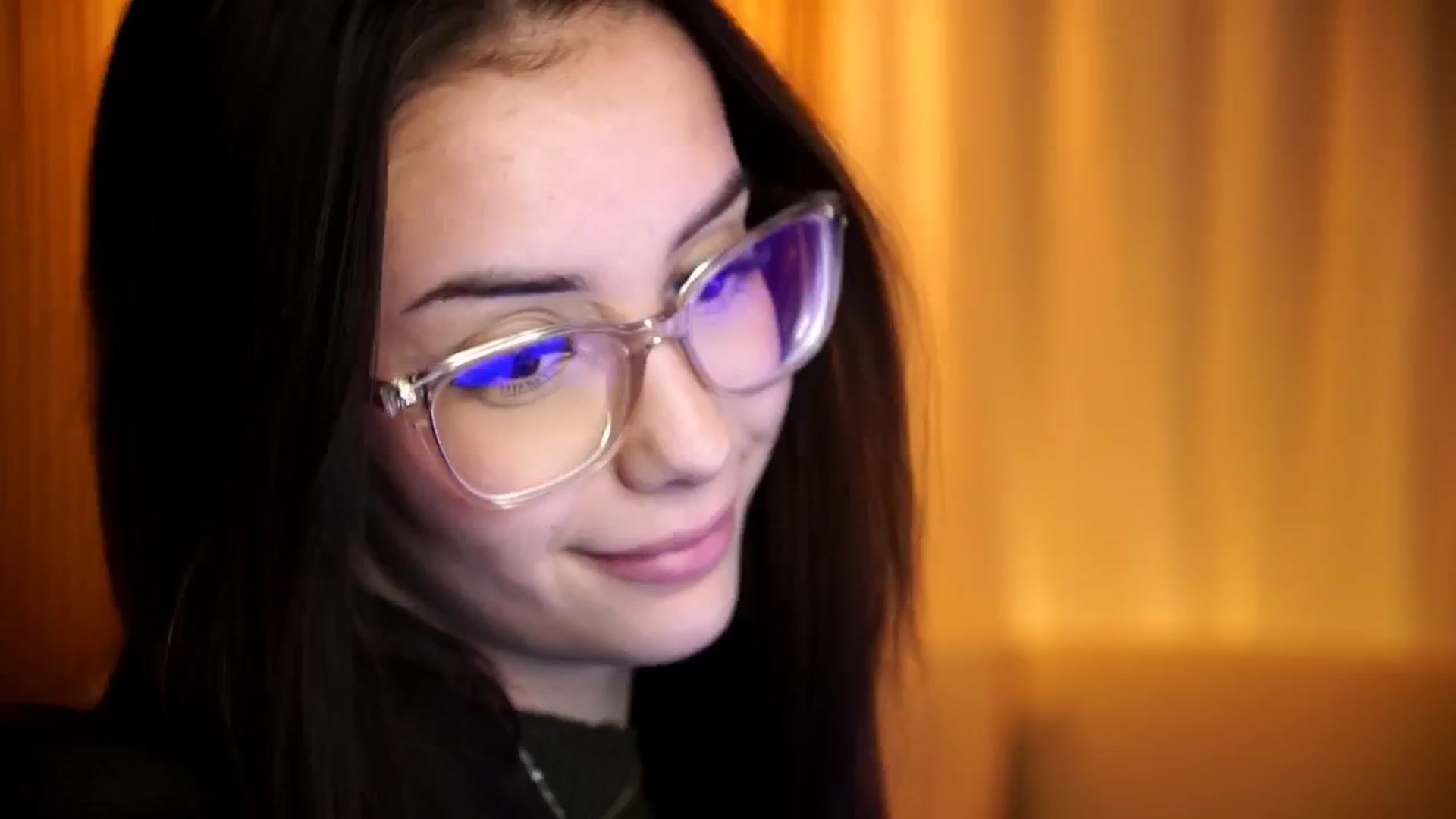 Gallery image thumbnail from Naomii18's myfreecams stream on, 11/10/2024, 15:48 image 4 of 20