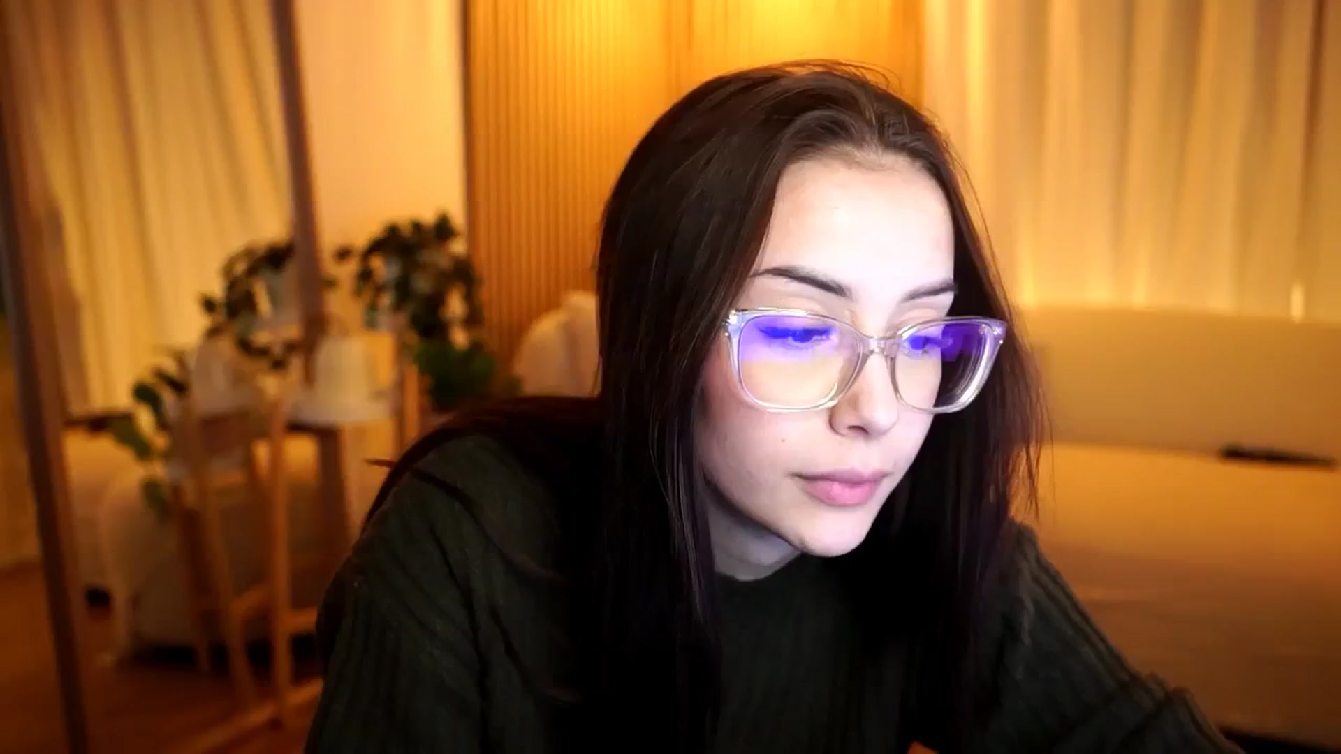 Gallery image thumbnail from Naomii18's myfreecams stream on, 11/10/2024, 15:48 image 13 of 20