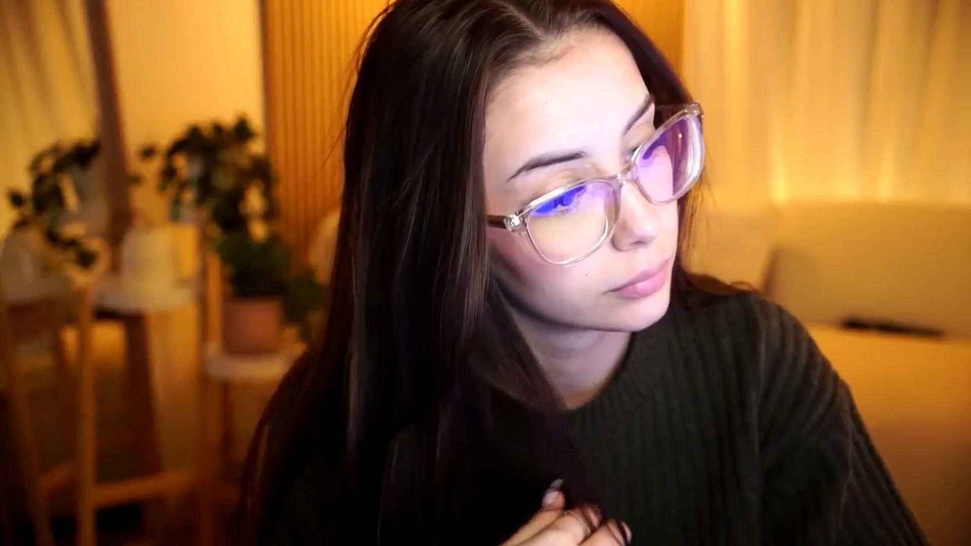 Gallery image thumbnail from Naomii18's myfreecams stream on, 11/10/2024, 17:49 image 9 of 20