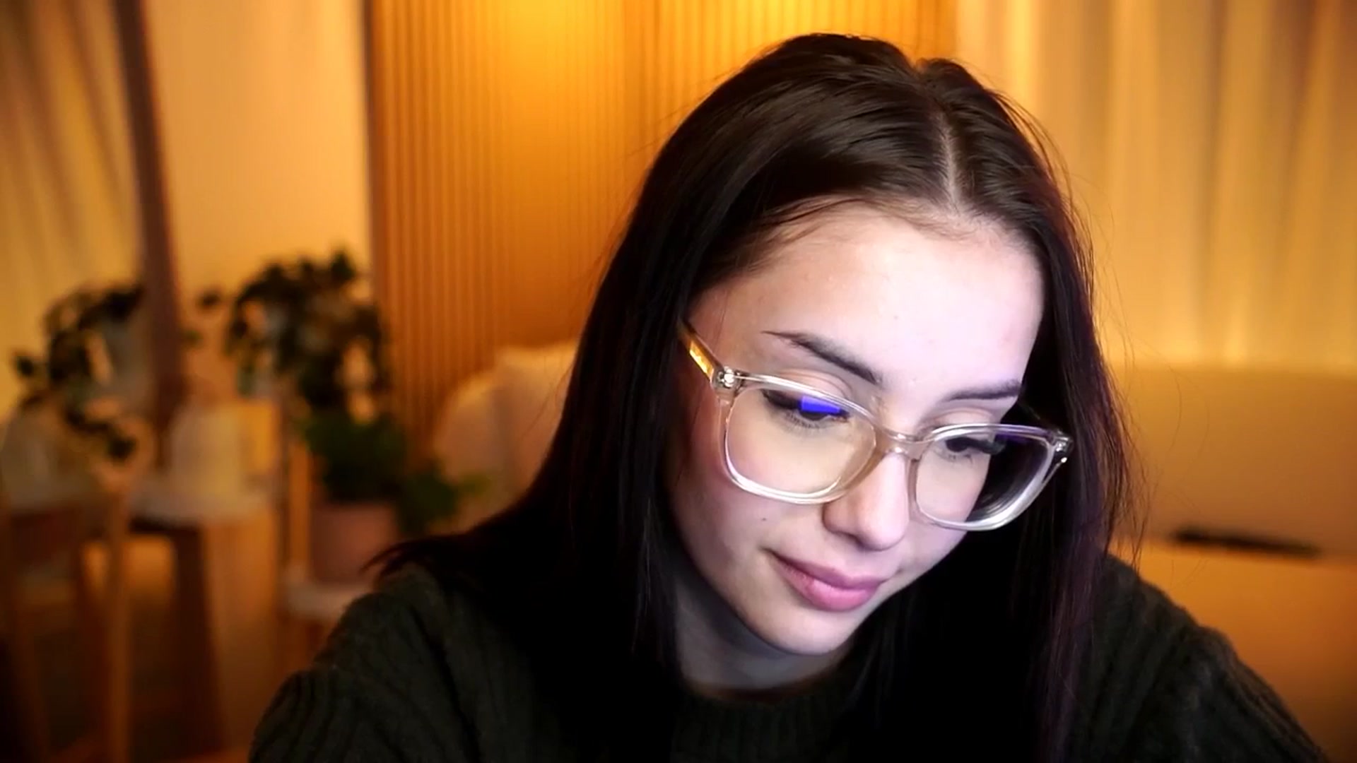 Gallery image thumbnail from Naomii18's myfreecams stream on, 11/10/2024, 17:49 image 8 of 20