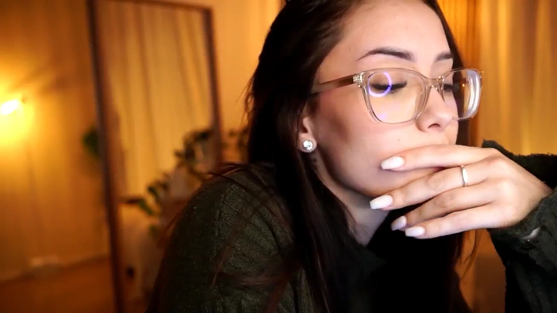 Gallery image thumbnail from Naomii18's myfreecams stream on, 11/10/2024, 17:49 image 15 of 20
