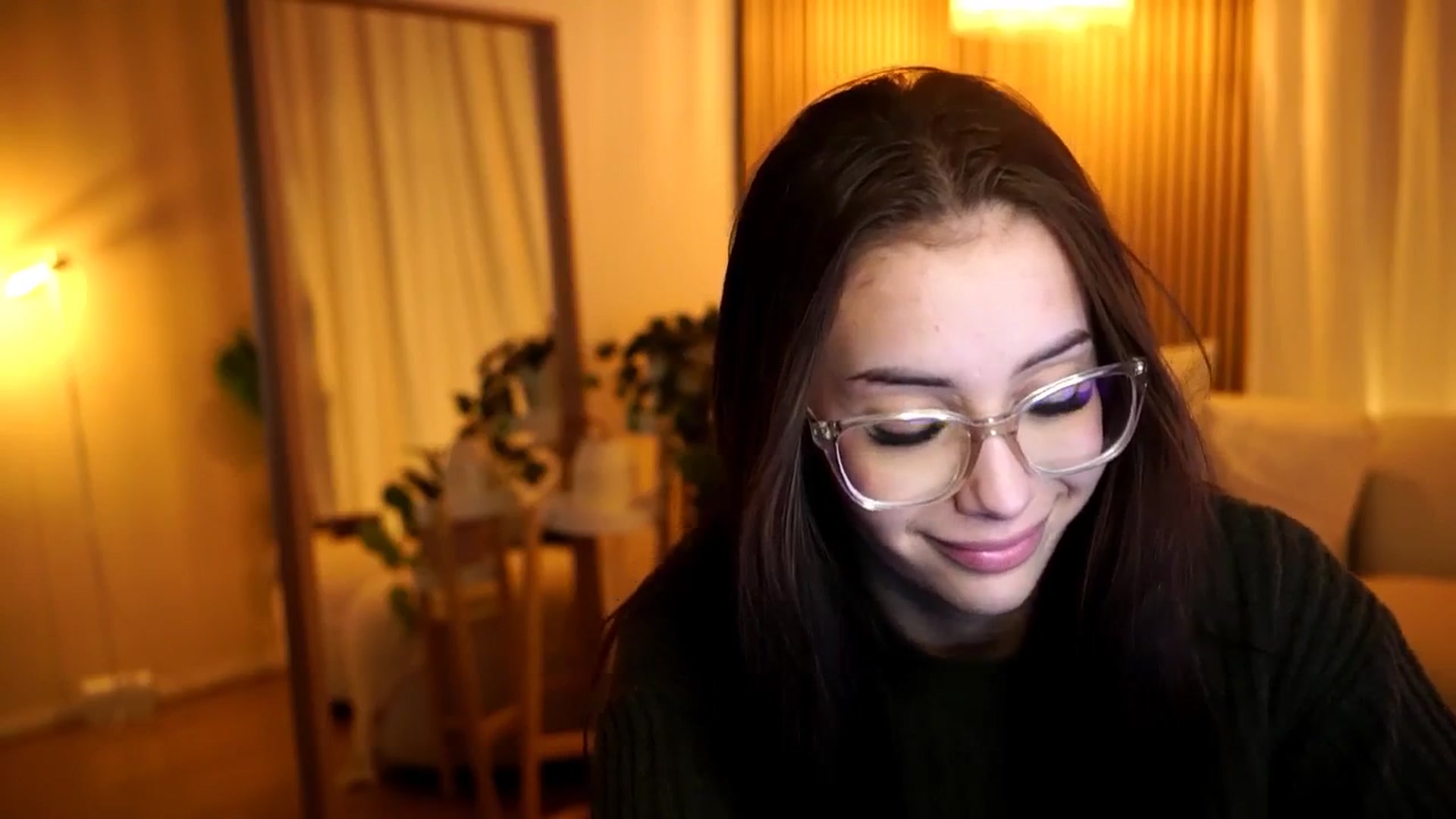 Gallery image thumbnail from Naomii18's myfreecams stream on, 11/10/2024, 17:49 image 14 of 20