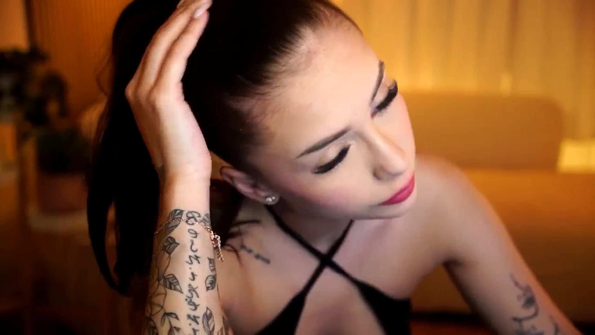 Gallery image thumbnail from Naomii18's myfreecams stream on, 11/11/2024, 15:16 image 18 of 20