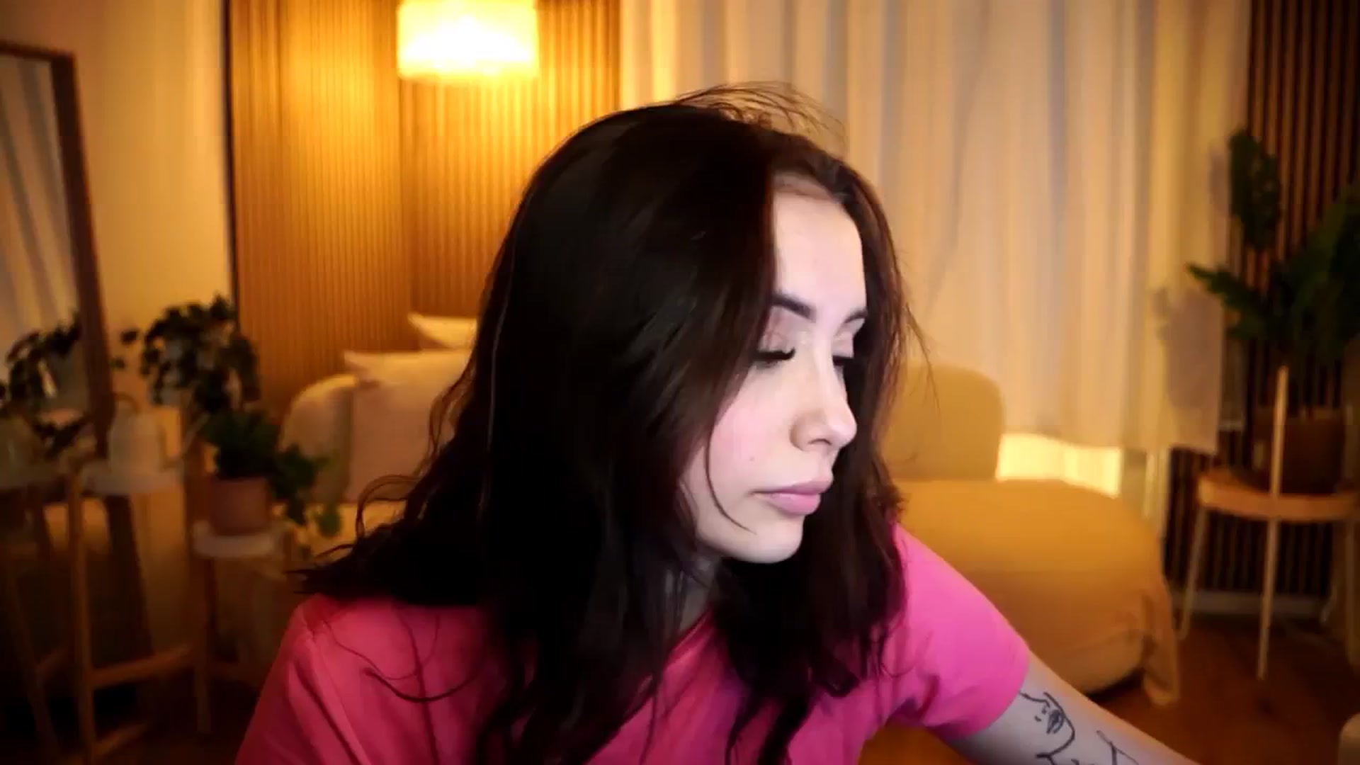 Gallery image thumbnail from Naomii18's myfreecams stream on, 11/12/2024, 15:28 image 6 of 20