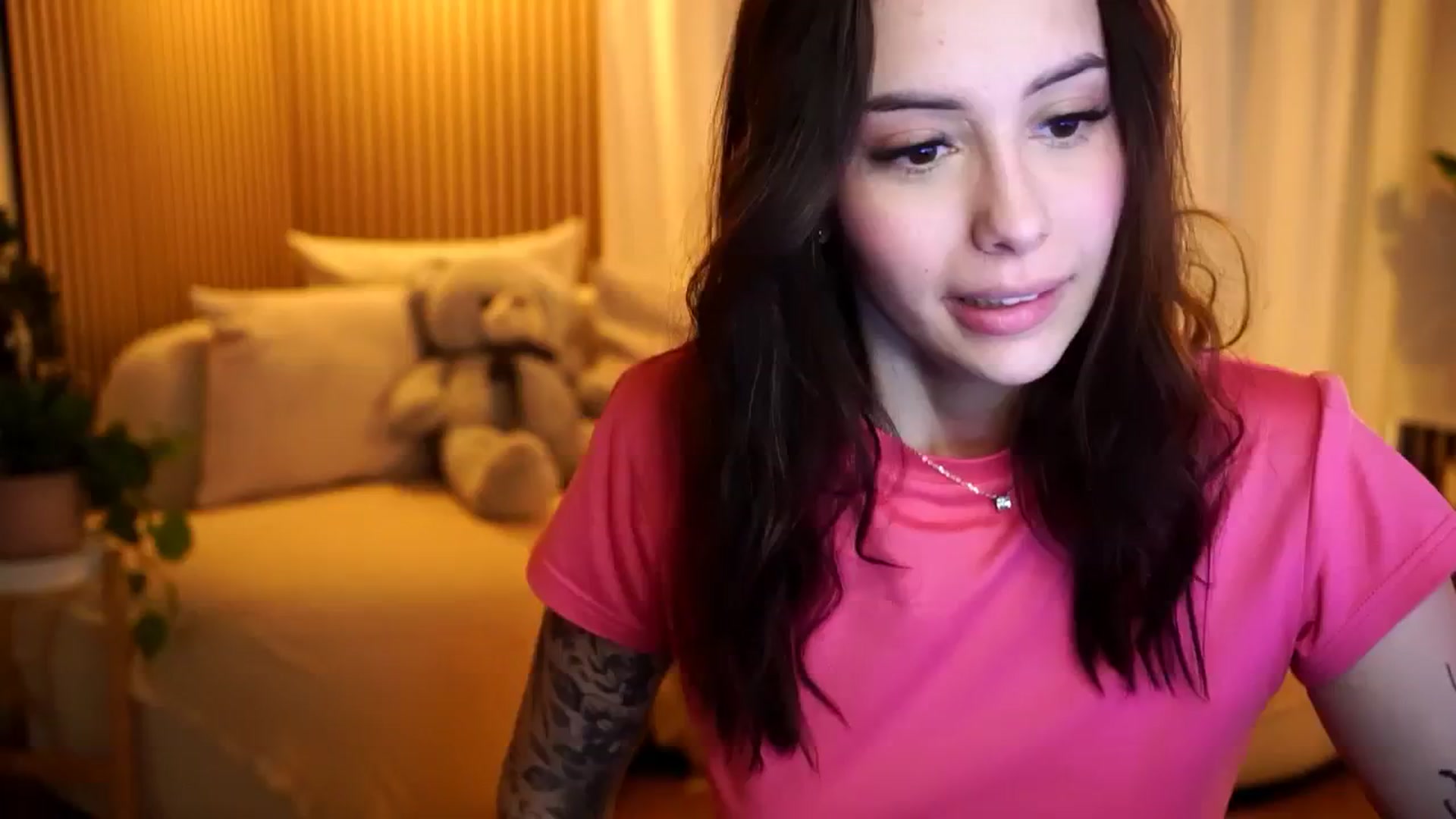 Gallery image thumbnail from Naomii18's myfreecams stream on, 11/12/2024, 15:28 image 14 of 20