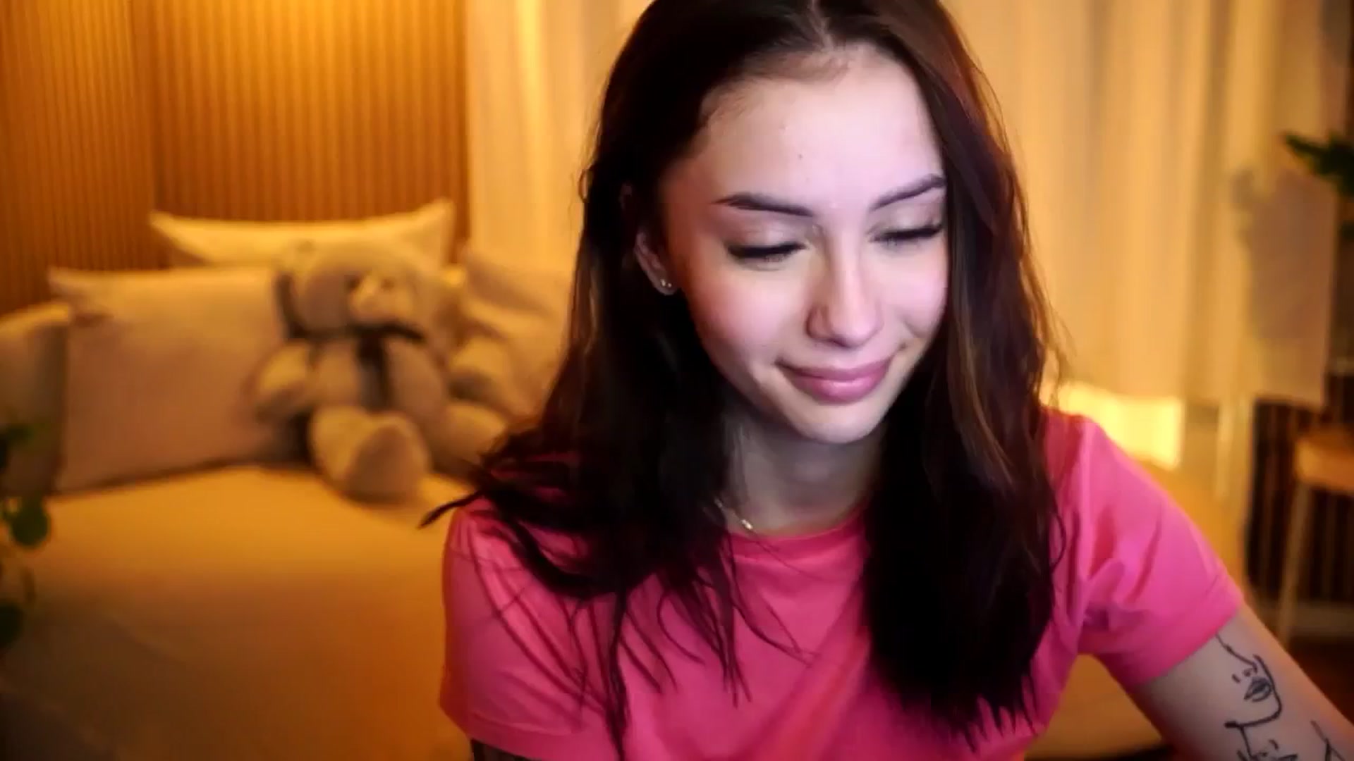 Gallery image thumbnail from Naomii18's myfreecams stream on, 11/12/2024, 15:28 image 18 of 20